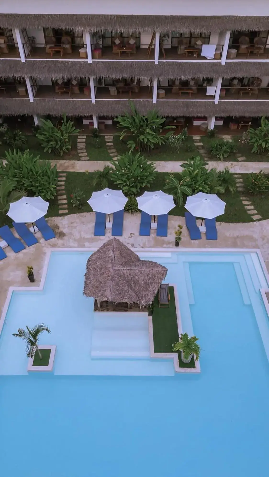 Swimming pool in El Nido Moringa Resort Swimming pool in El Nido Moringa Resort