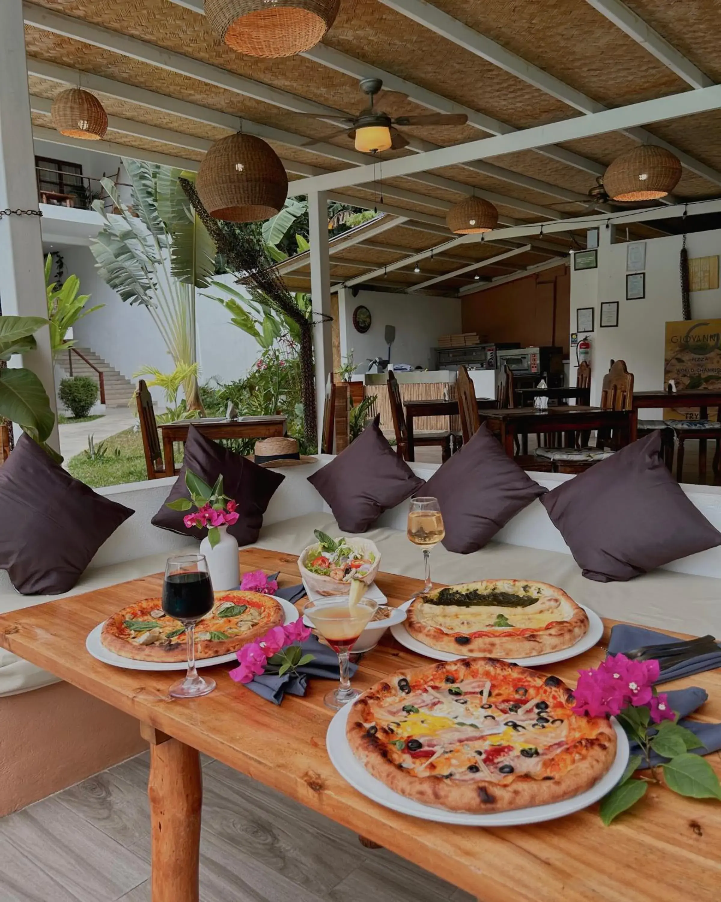 Restaurant/places to eat in El Nido Moringa Resort Restaurant/places to eat in El Nido Moringa Resort