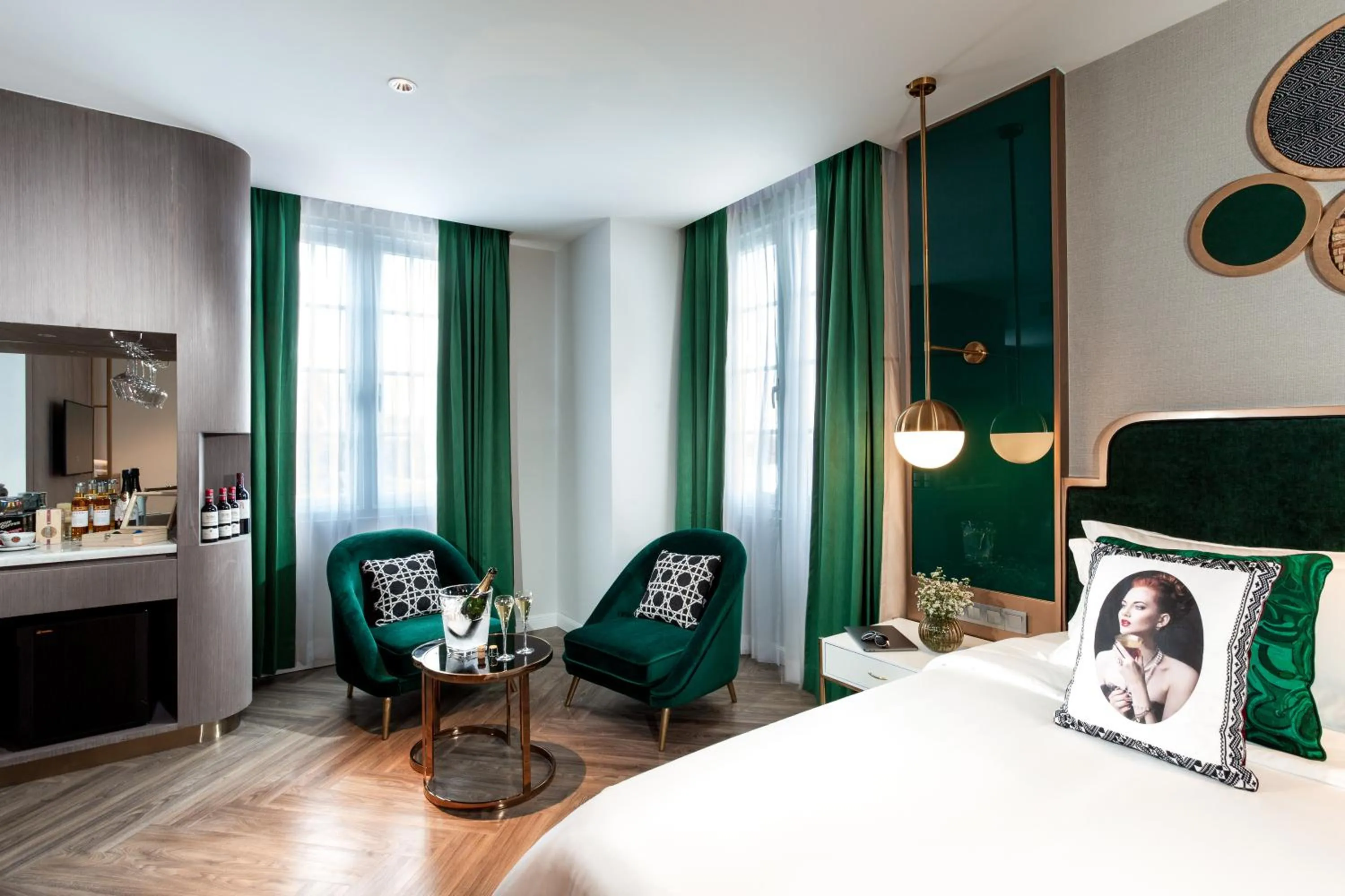 Bed in La Seine Hotel