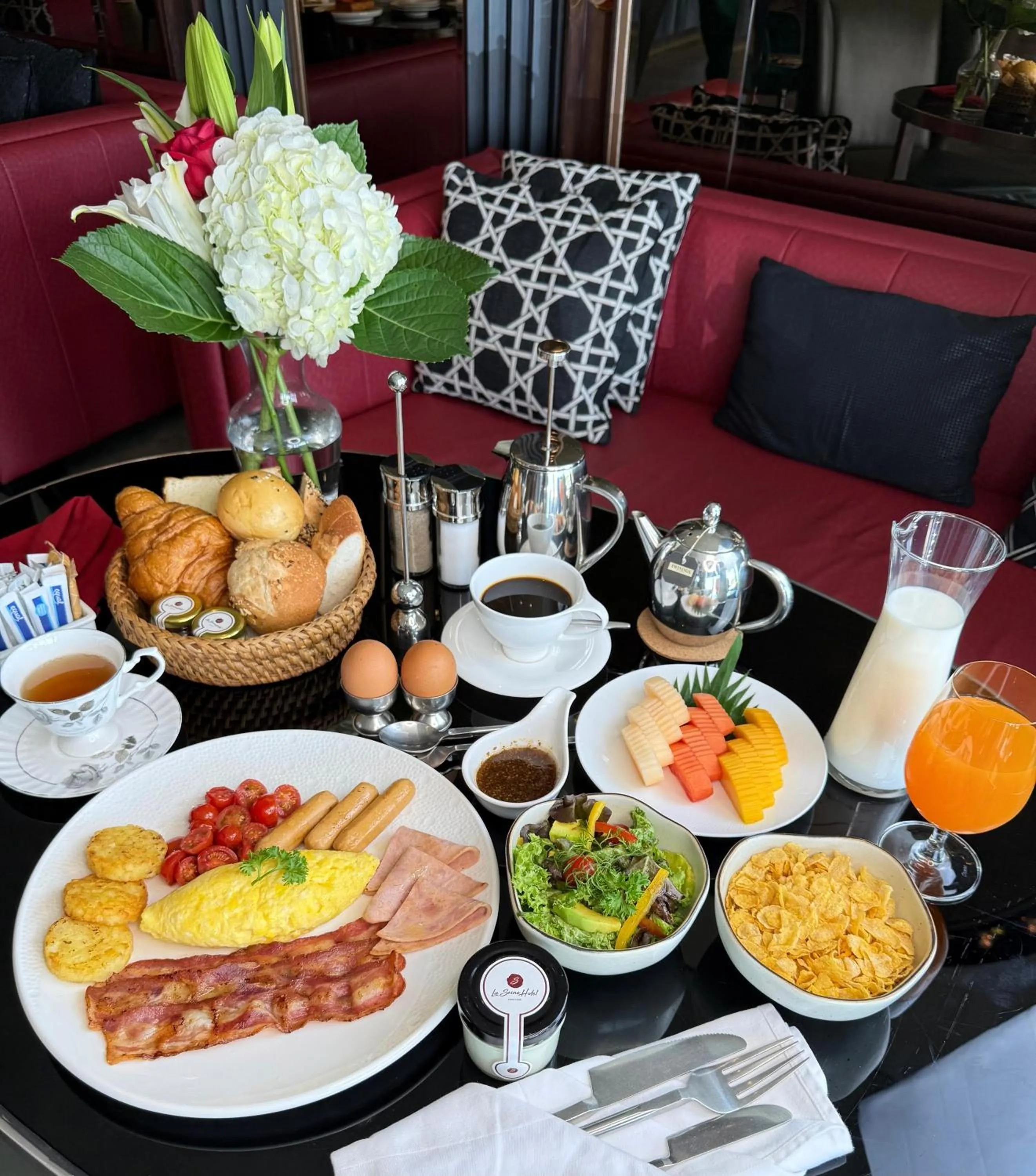 Breakfast in La Seine Hotel
