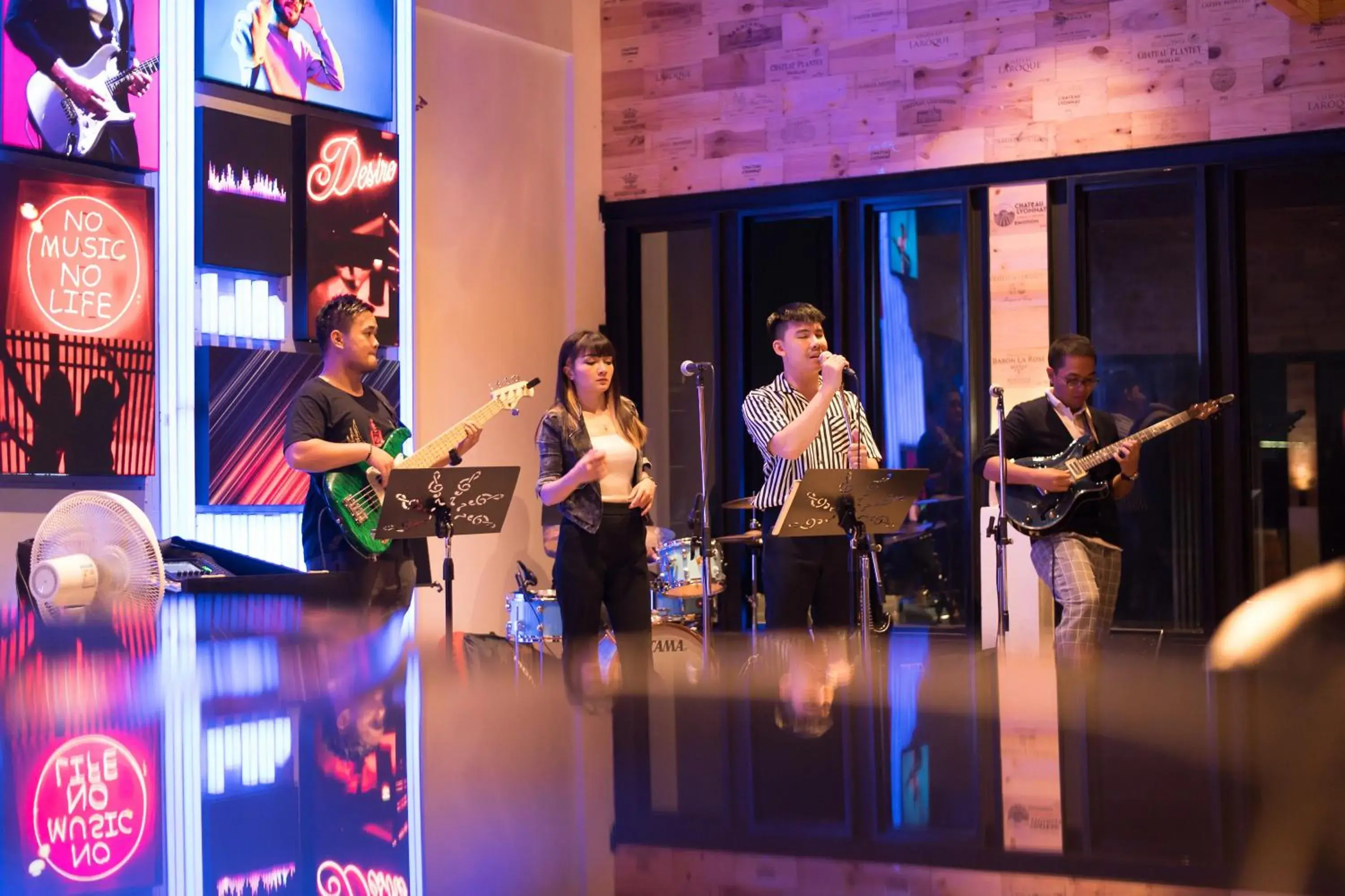 Restaurant/places to eat in La Seine Boutique Hotel Restaurant/places to eat in La Seine Boutique Hotel