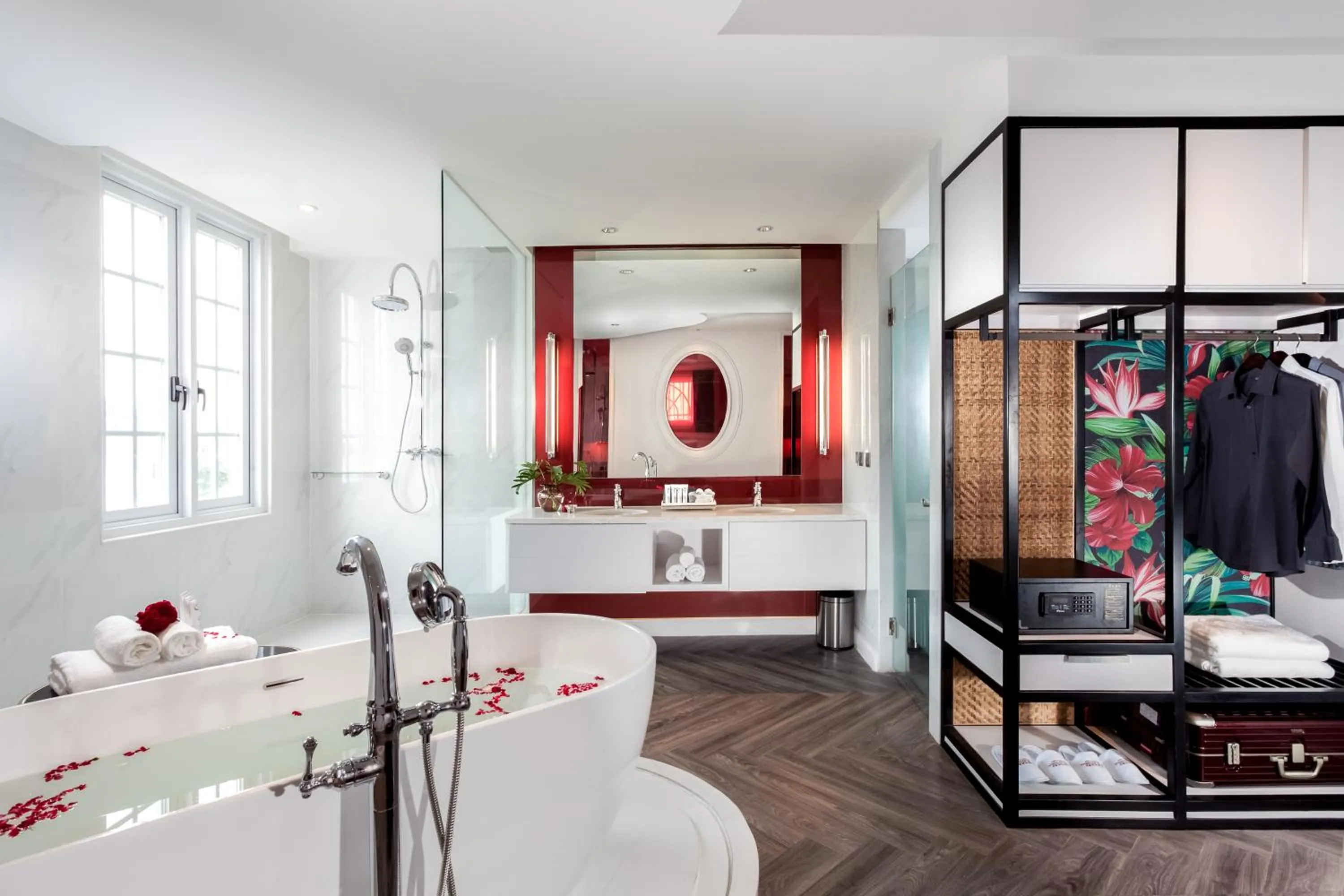 Bath in La Seine Boutique Hotel