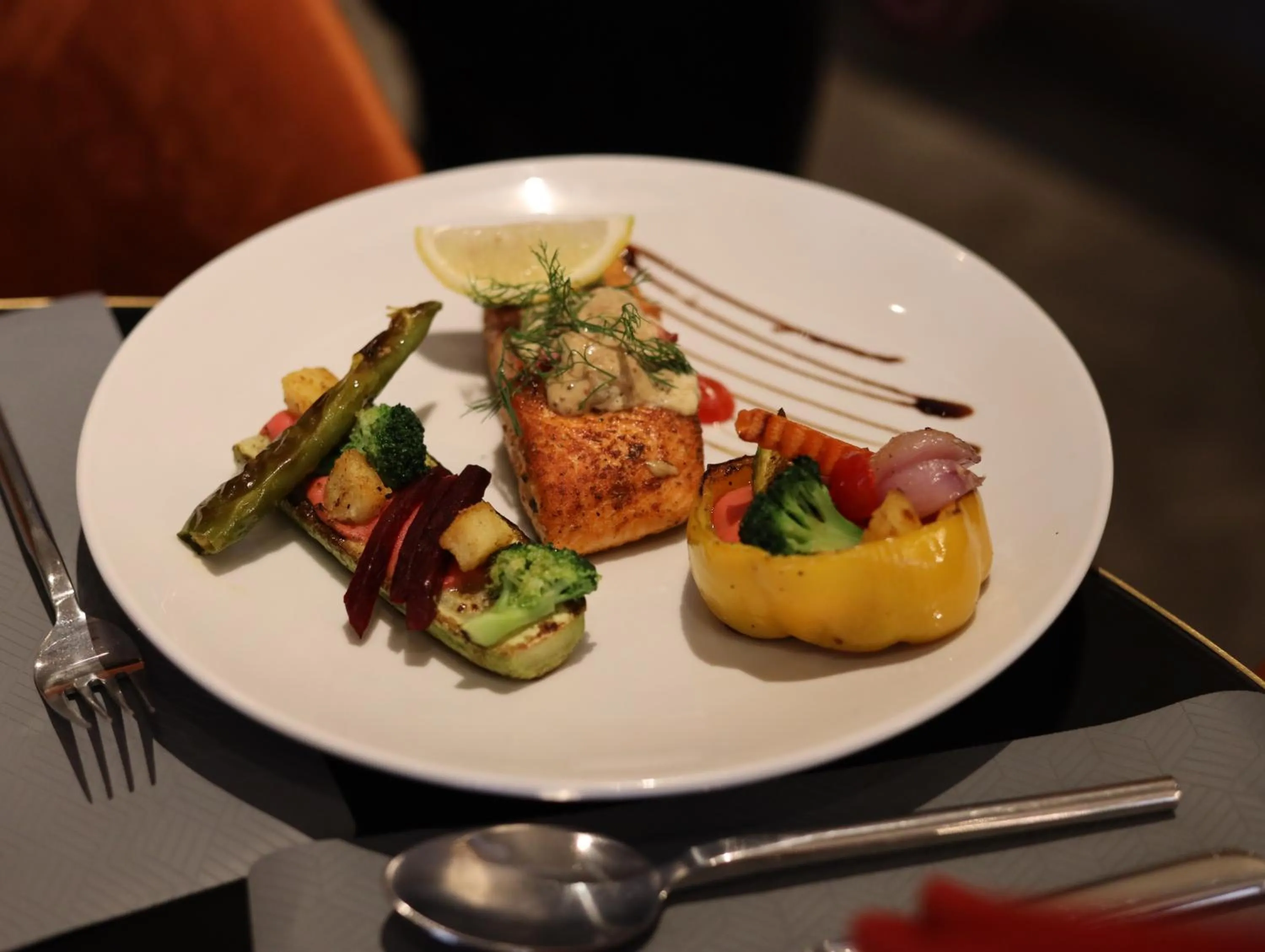 Restaurant/places to eat in La Seine Hotel