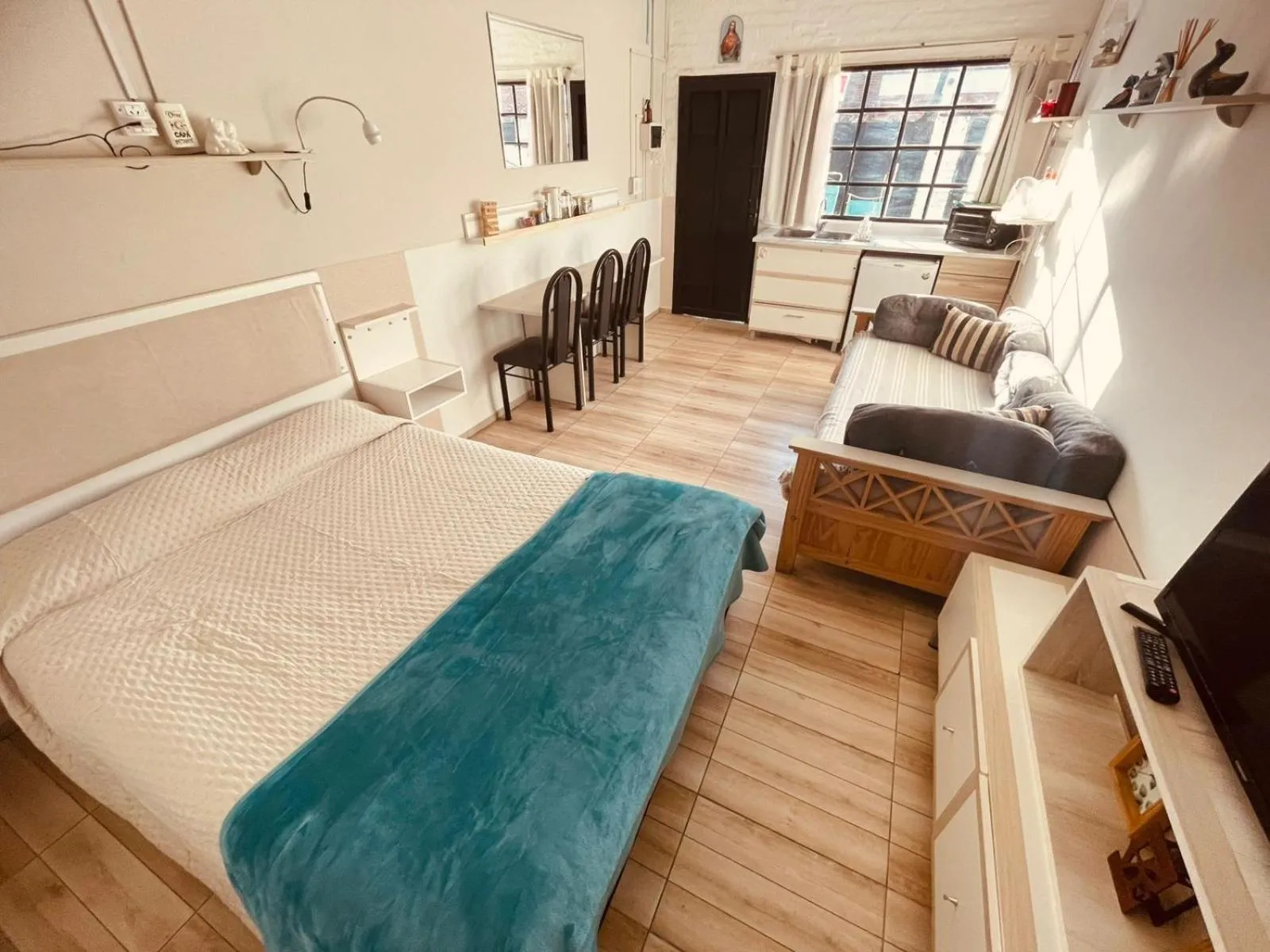Apartment - single occupancy in Ezeiza 1 Nuestro lugar a 15 minutos del aeropuerto TRANFER OPCIONAL DESDE Y AL AEROPUERTO DE EZEIZA o Aeroparque LAS 24 horas pet friendly