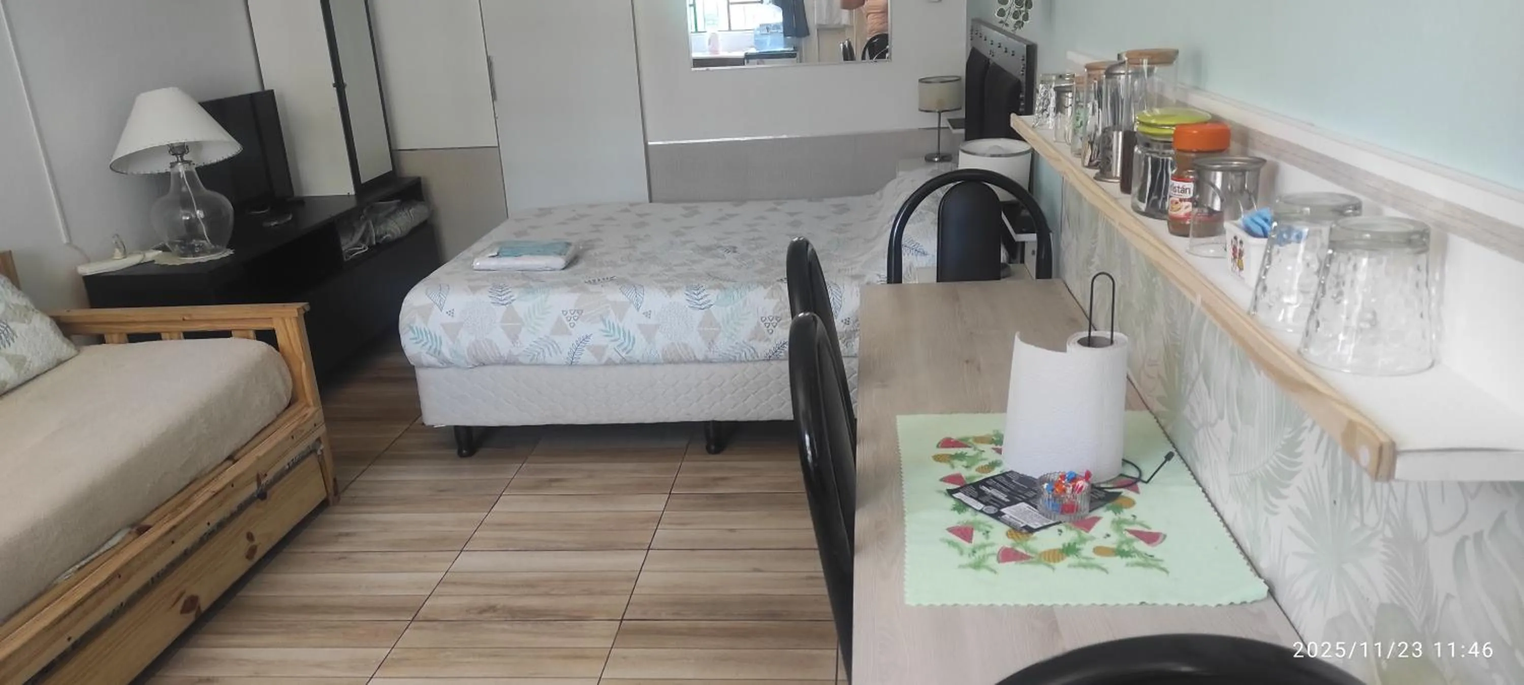 Ezeiza 1 Nuestro lugar a 15 minutos del aeropuerto TRANFER OPCIONAL DESDE Y AL AEROPUERTO DE EZEIZA o Aeroparque LAS 24 horas pet friendly