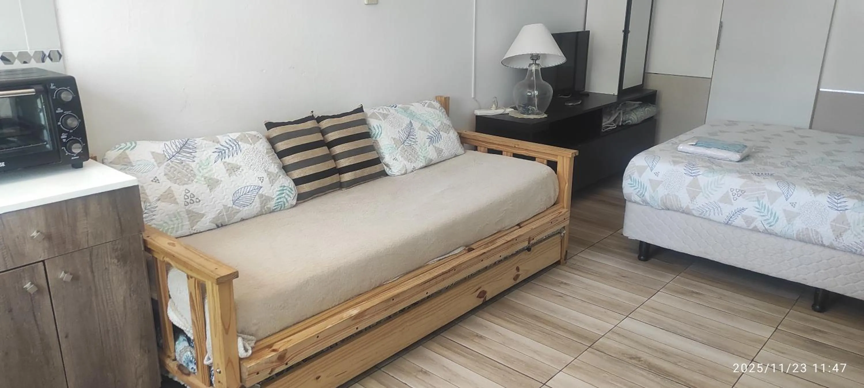 Ezeiza 1 Nuestro lugar a 15 minutos del aeropuerto TRANFER OPCIONAL DESDE Y AL AEROPUERTO DE EZEIZA o Aeroparque LAS 24 horas pet friendly