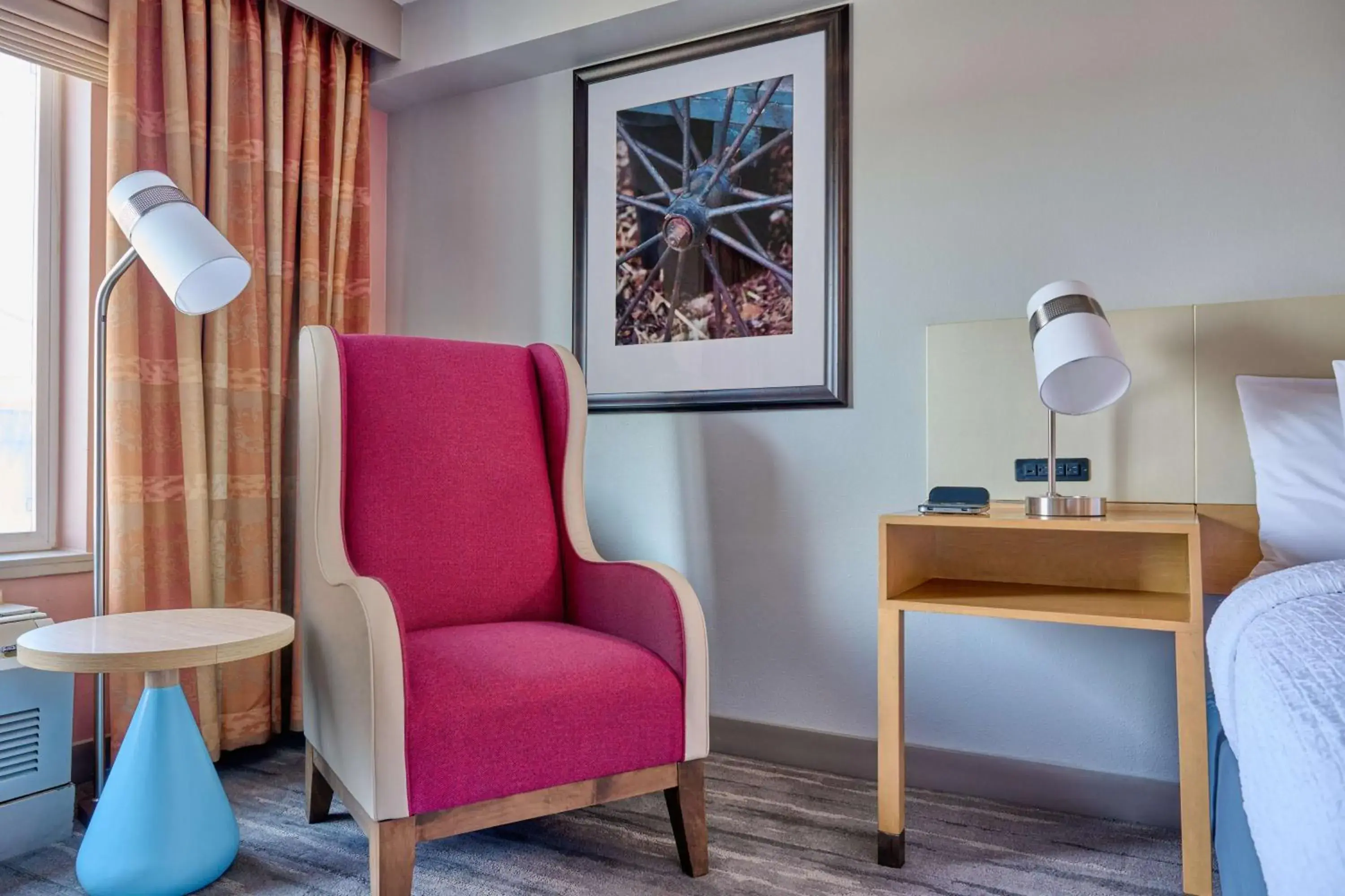 Living room, Bed in Hilton Garden Inn Anchorage Living room, Bed in Hilton Garden Inn Anchorage