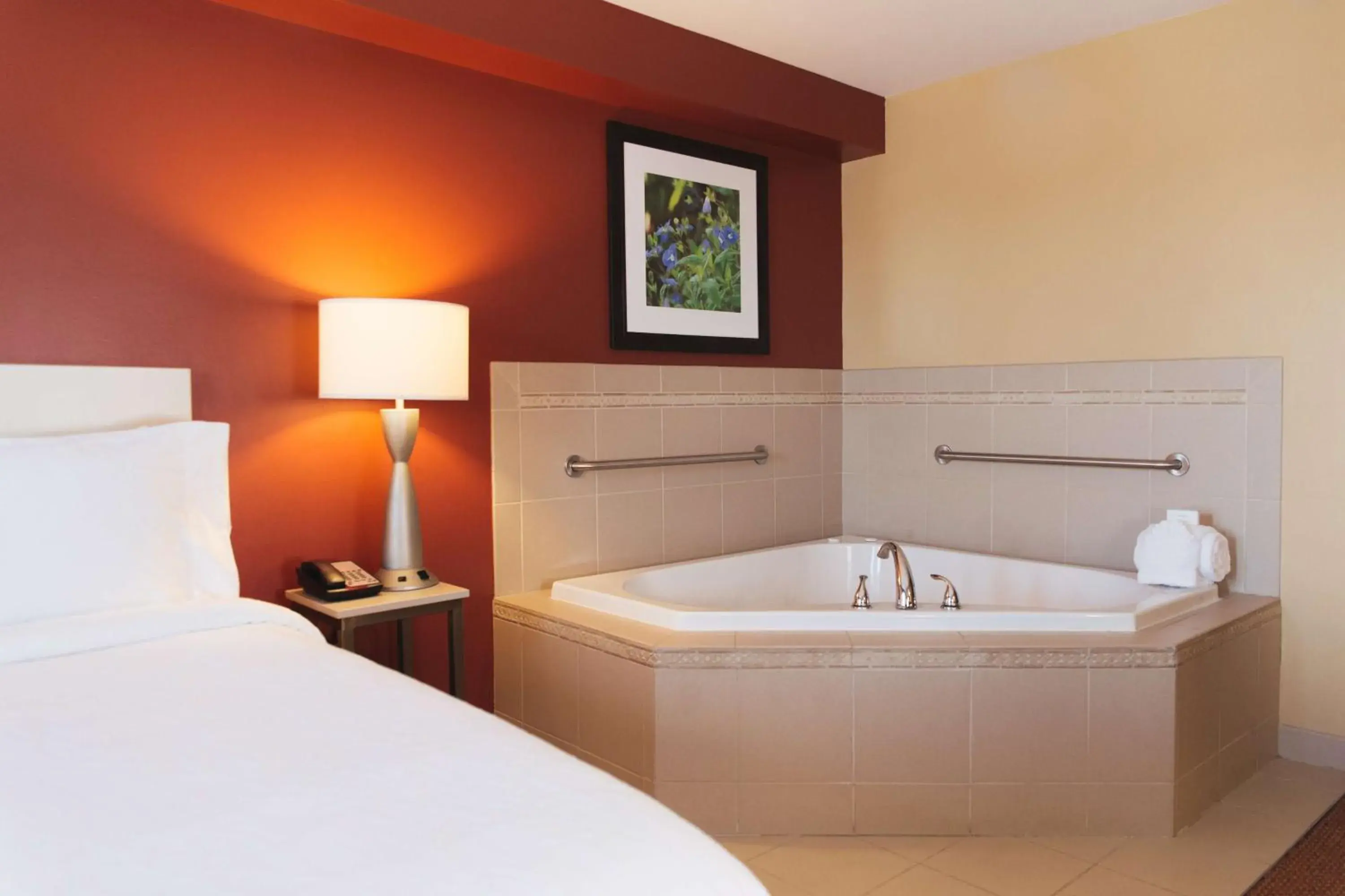 King Room with Whirlpool in Hilton Garden Inn Anchorage King Room with Whirlpool in Hilton Garden Inn Anchorage