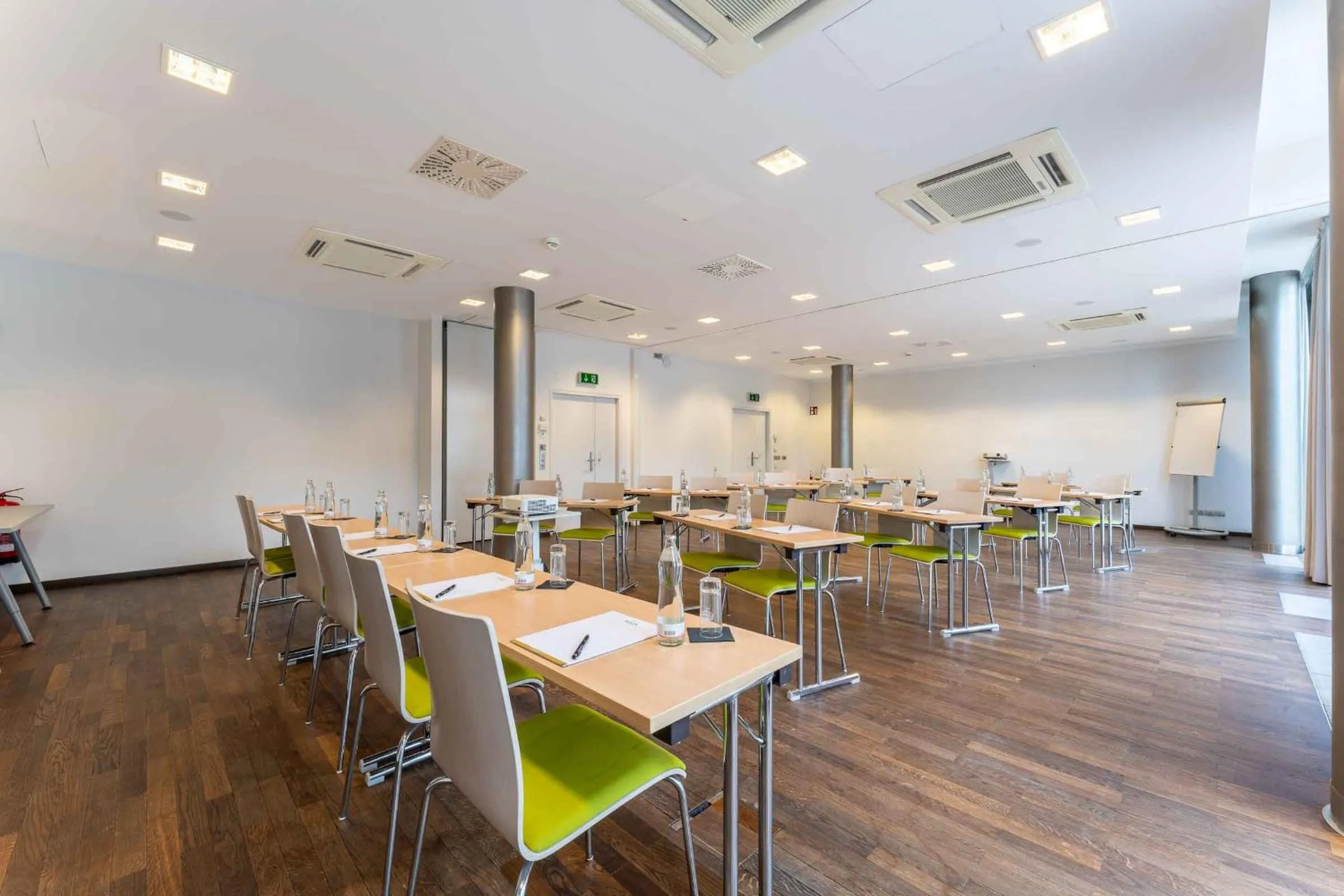 Meeting/conference room, Restaurant/Places to Eat in Roomz Graz