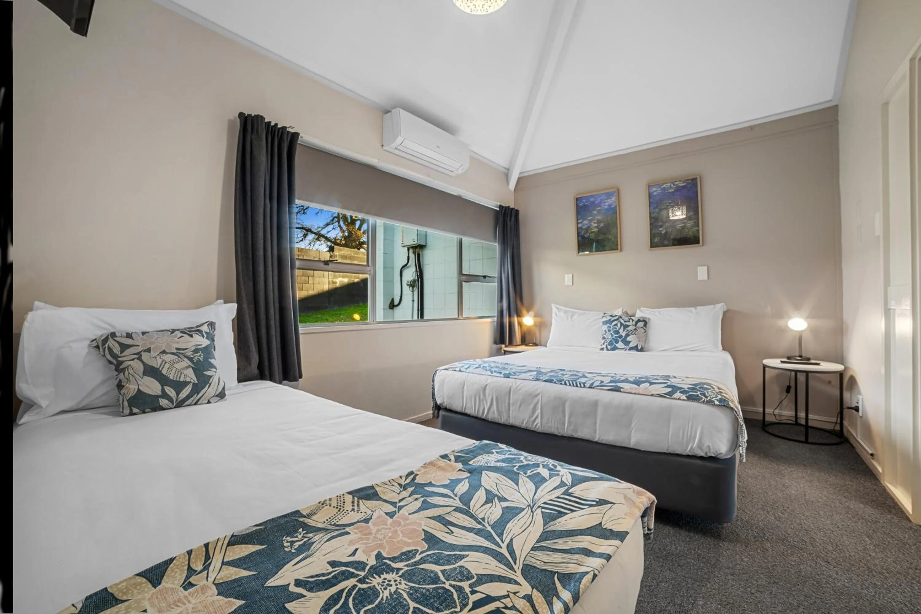 Bed in Cameron Road Motel