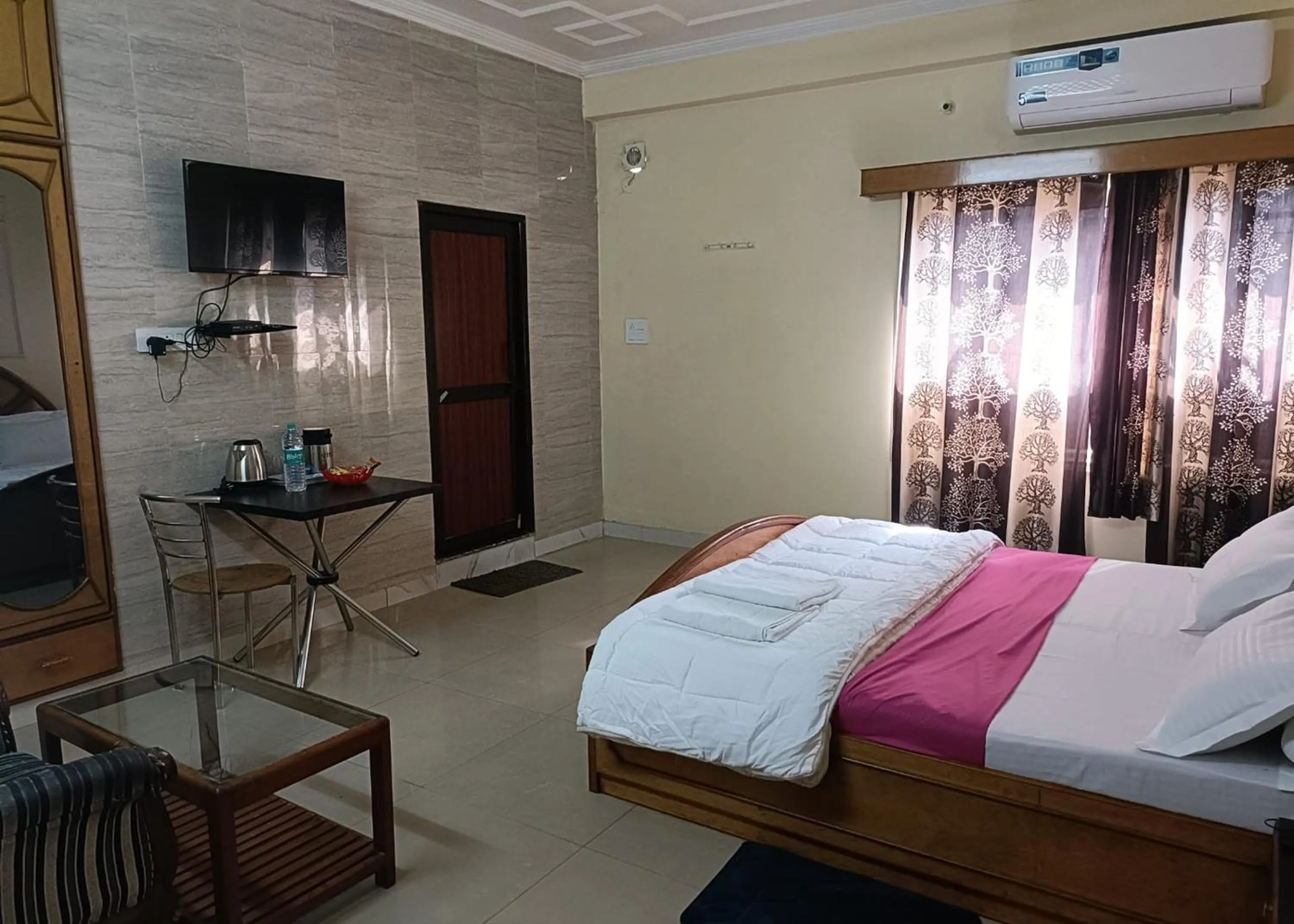 Bedroom, Bed in Hotel Purohit Sindhi Camp