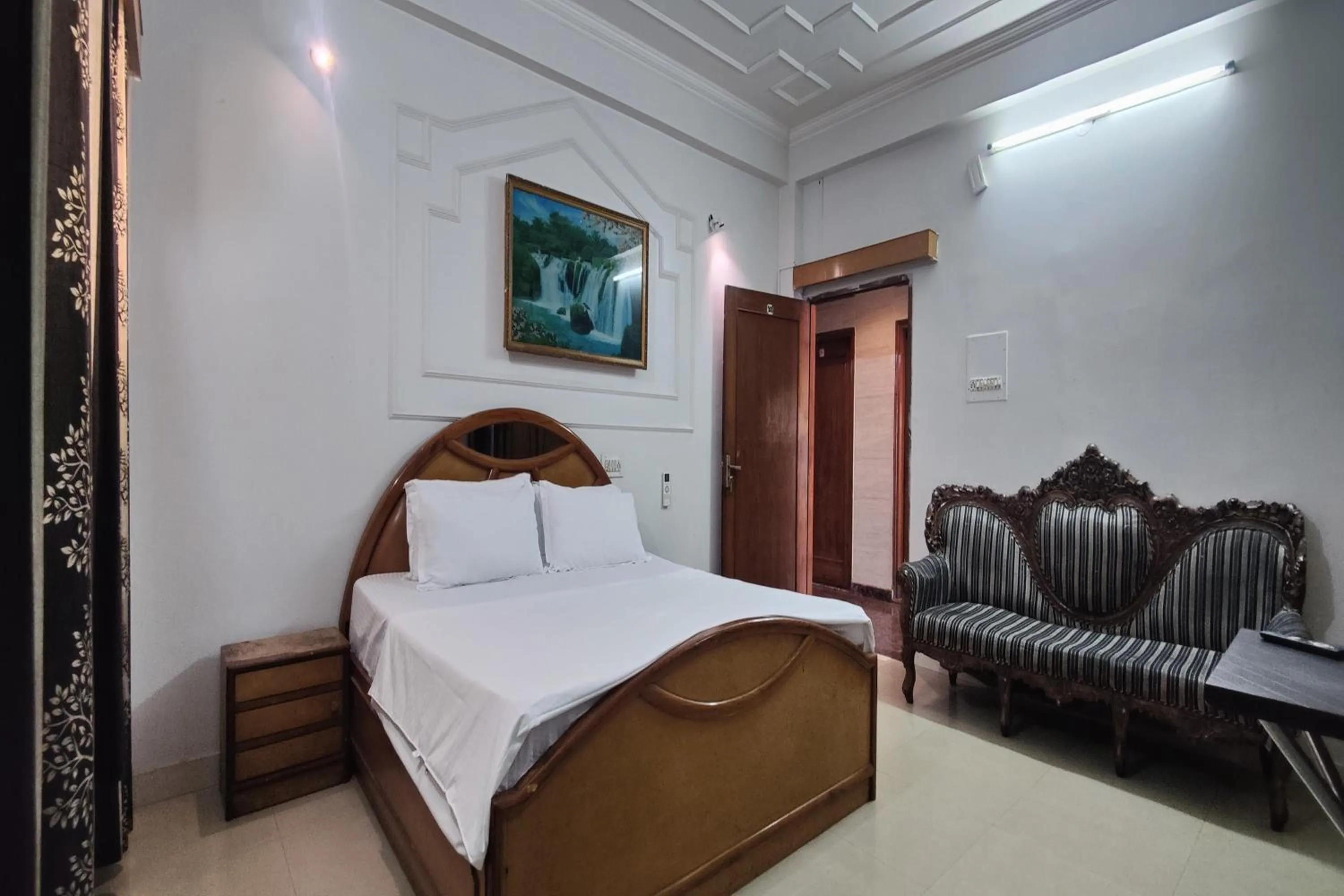 Bedroom, Bed in Hotel Purohit Sindhi Camp