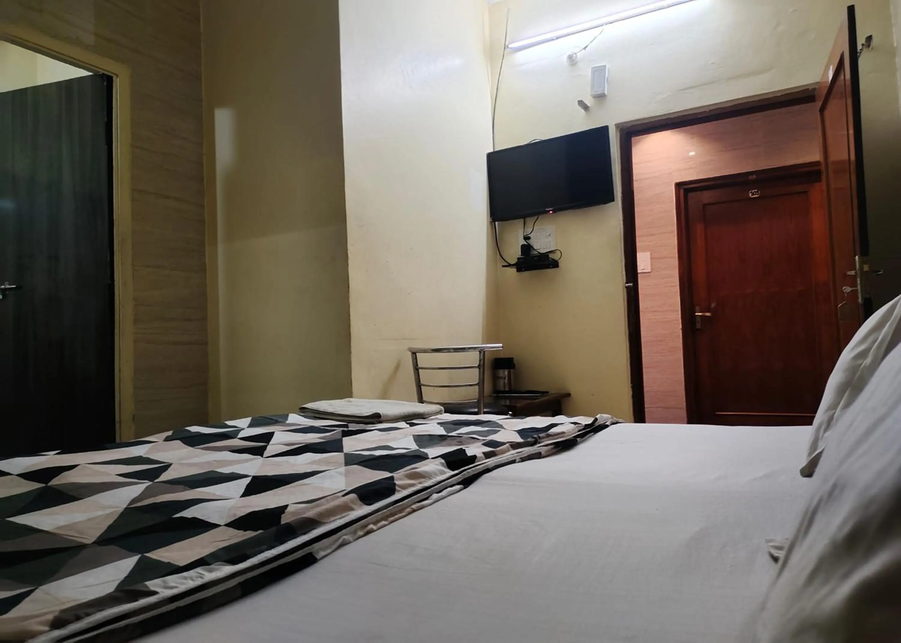 Bedroom, Bed in Hotel Purohit Sindhi Camp