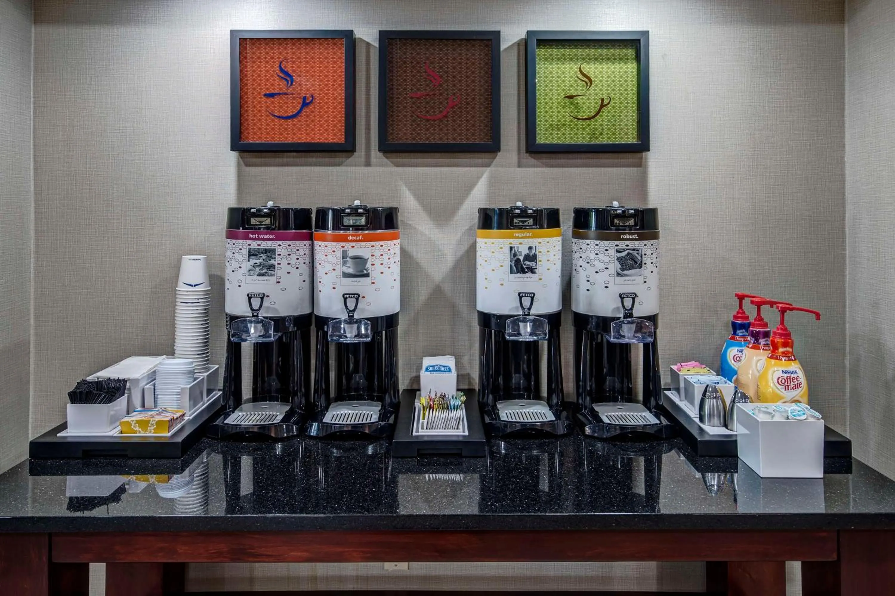 Restaurant/places to eat in Hampton Inn Orlando-Maingate South