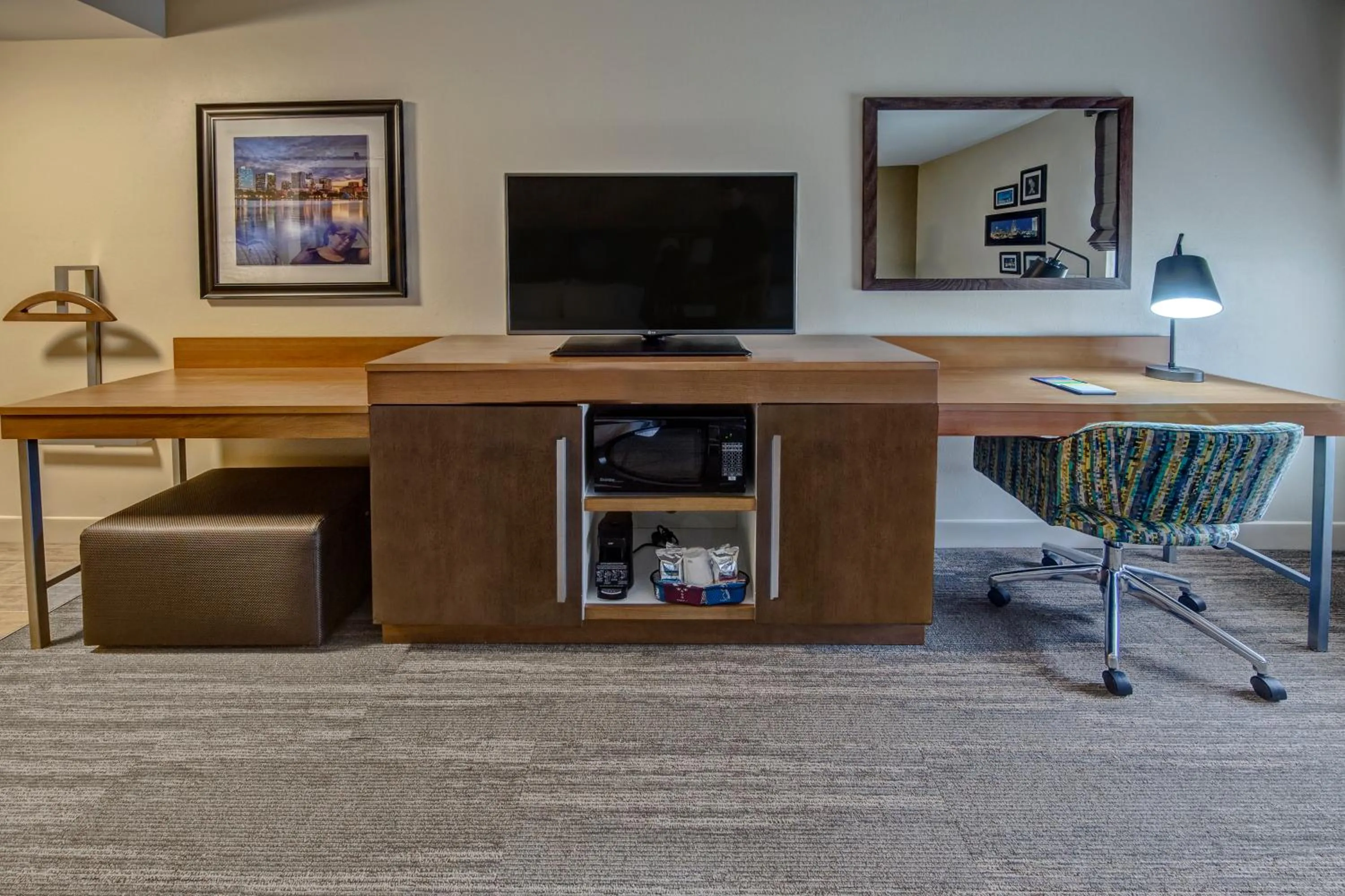 minibar in Hampton Inn Orlando-Maingate South