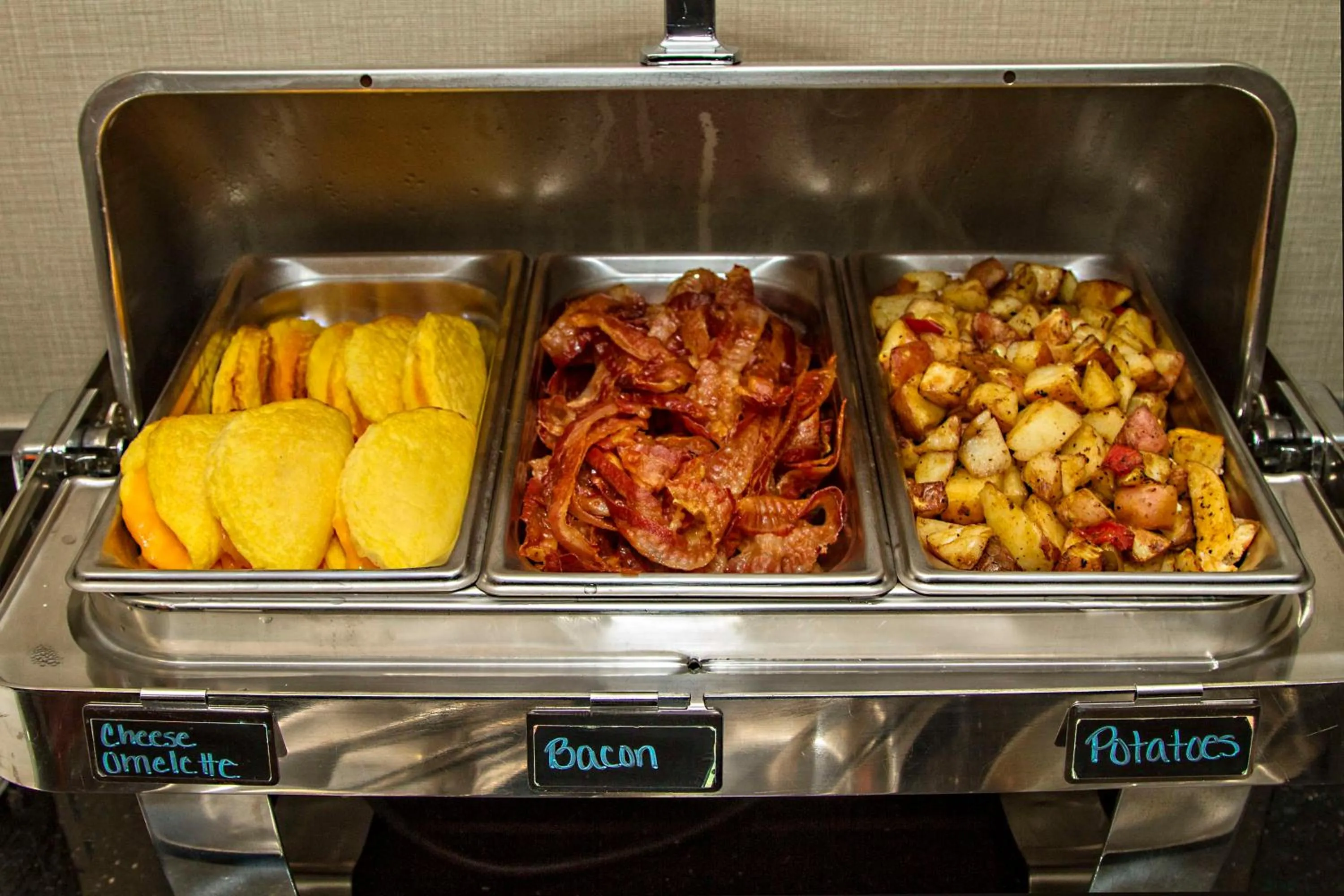 Restaurant/places to eat in Hampton Inn Orlando-Maingate South