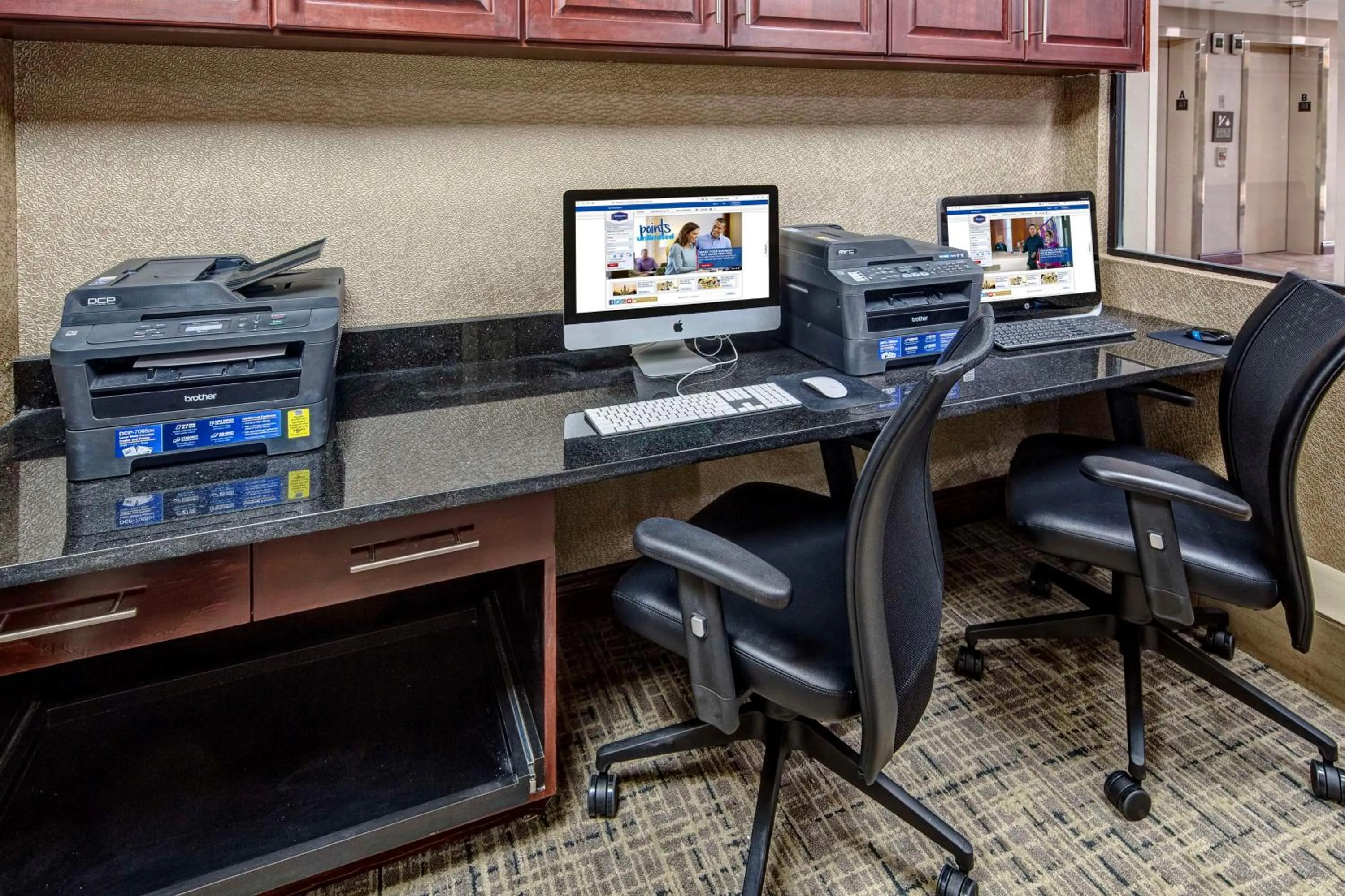 Business facilities in Hampton Inn Orlando-Maingate South
