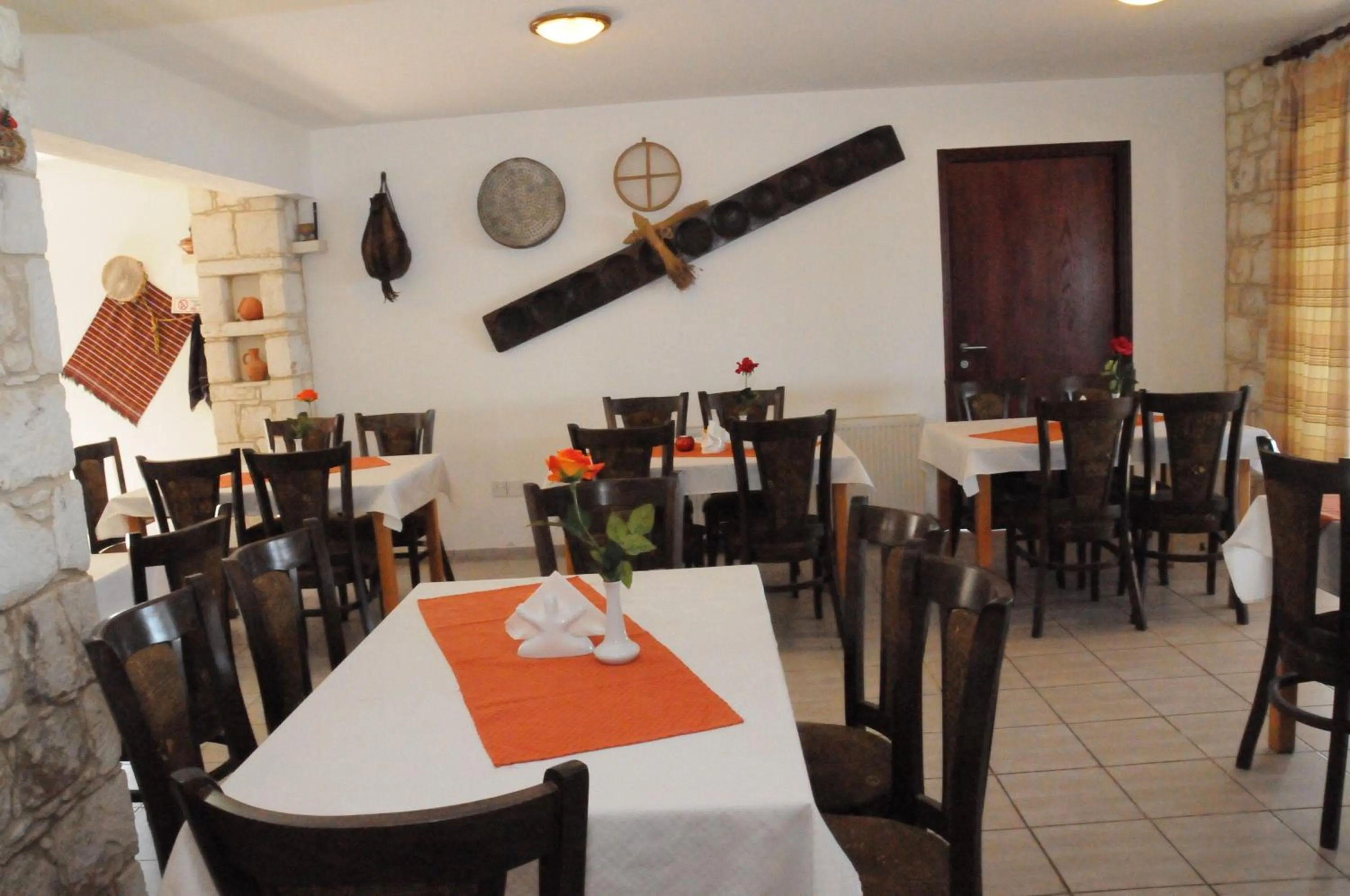 Restaurant/places to eat in Palates Hotel