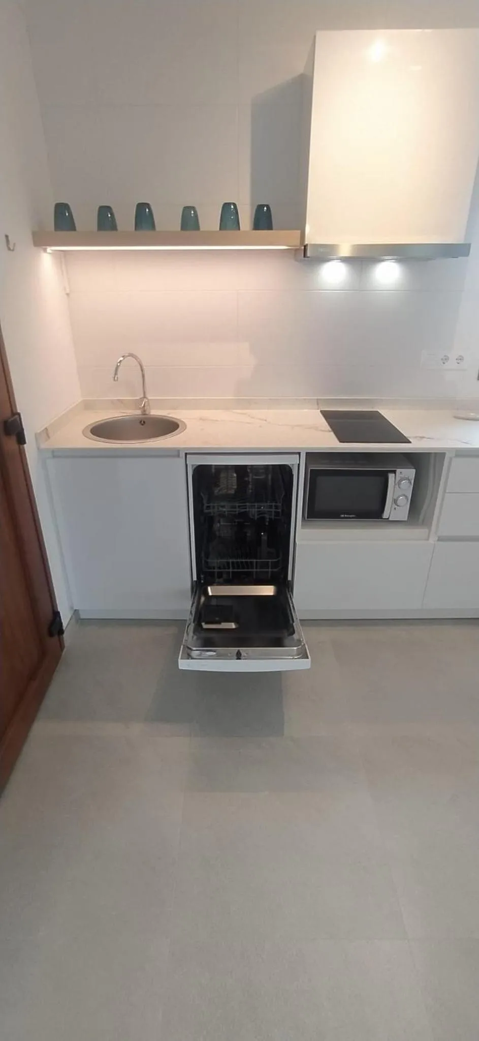 dishwasher in Apartamentos Villa Primera