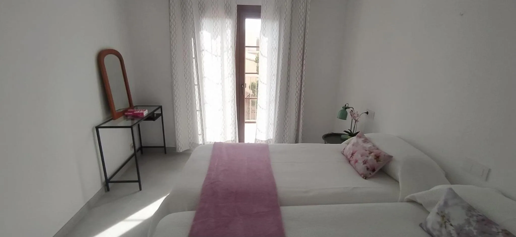Property building, Bed in Apartamentos Villa Primera