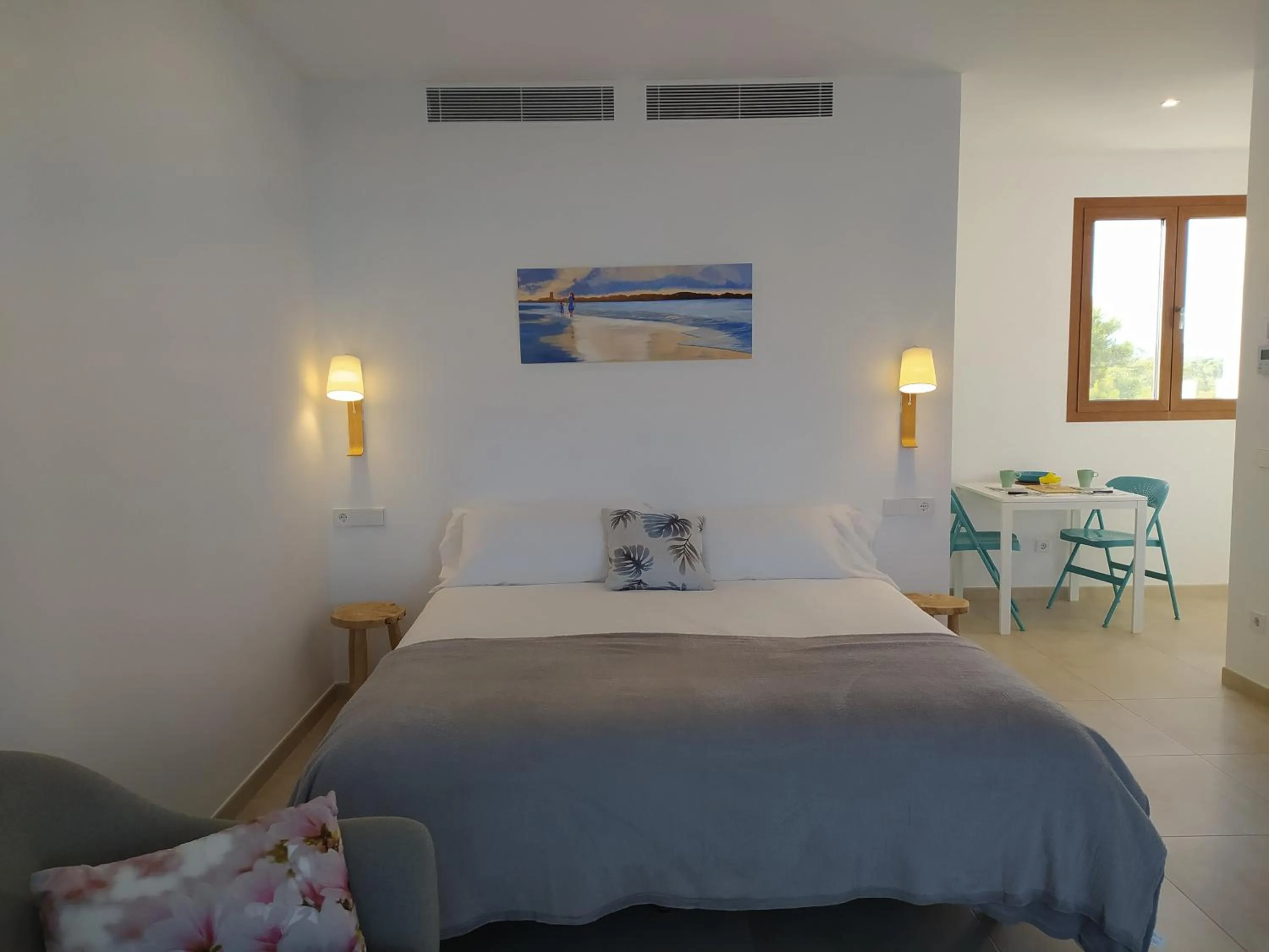 Property building, Bed in Apartamentos Villa Primera