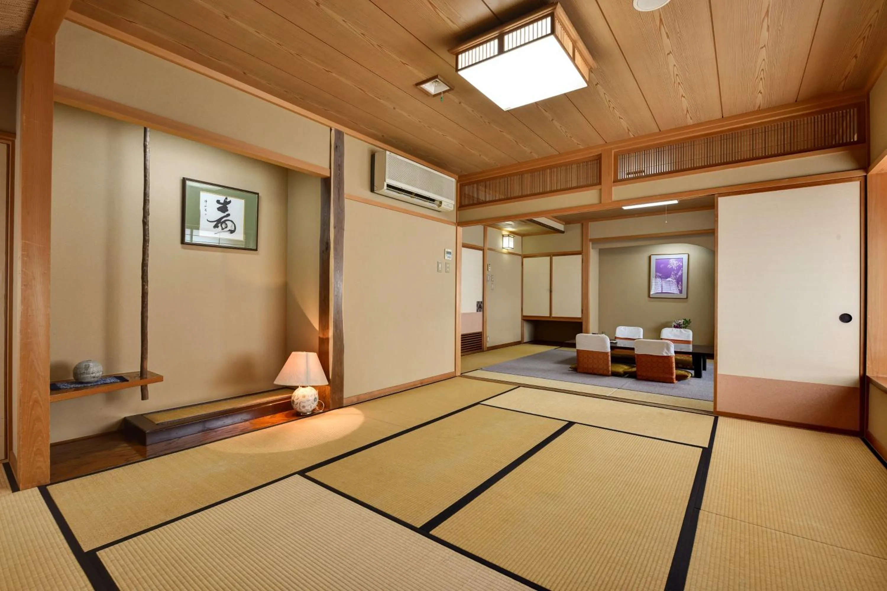 Bedroom, Bed in Rakusuien