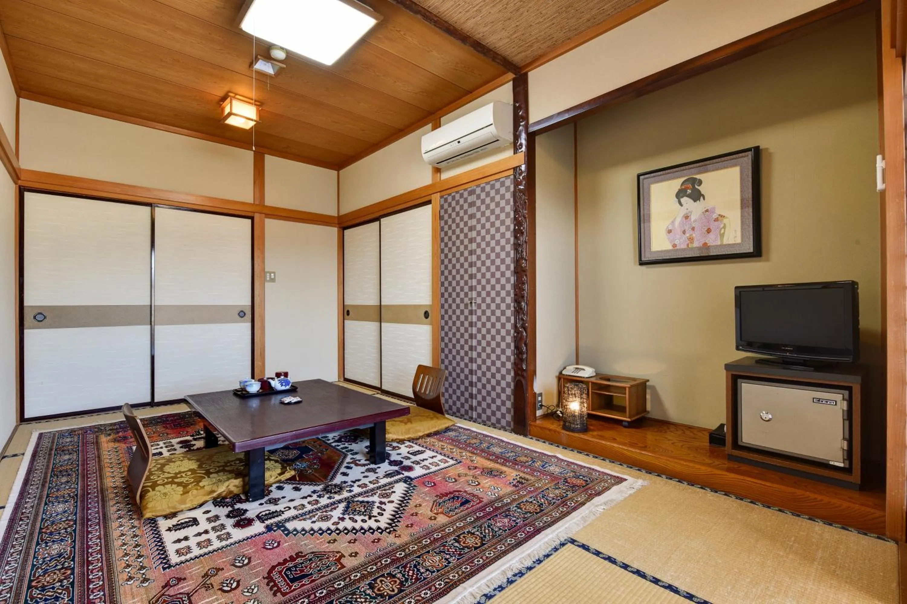 Photo of the whole room in Rakusuien
