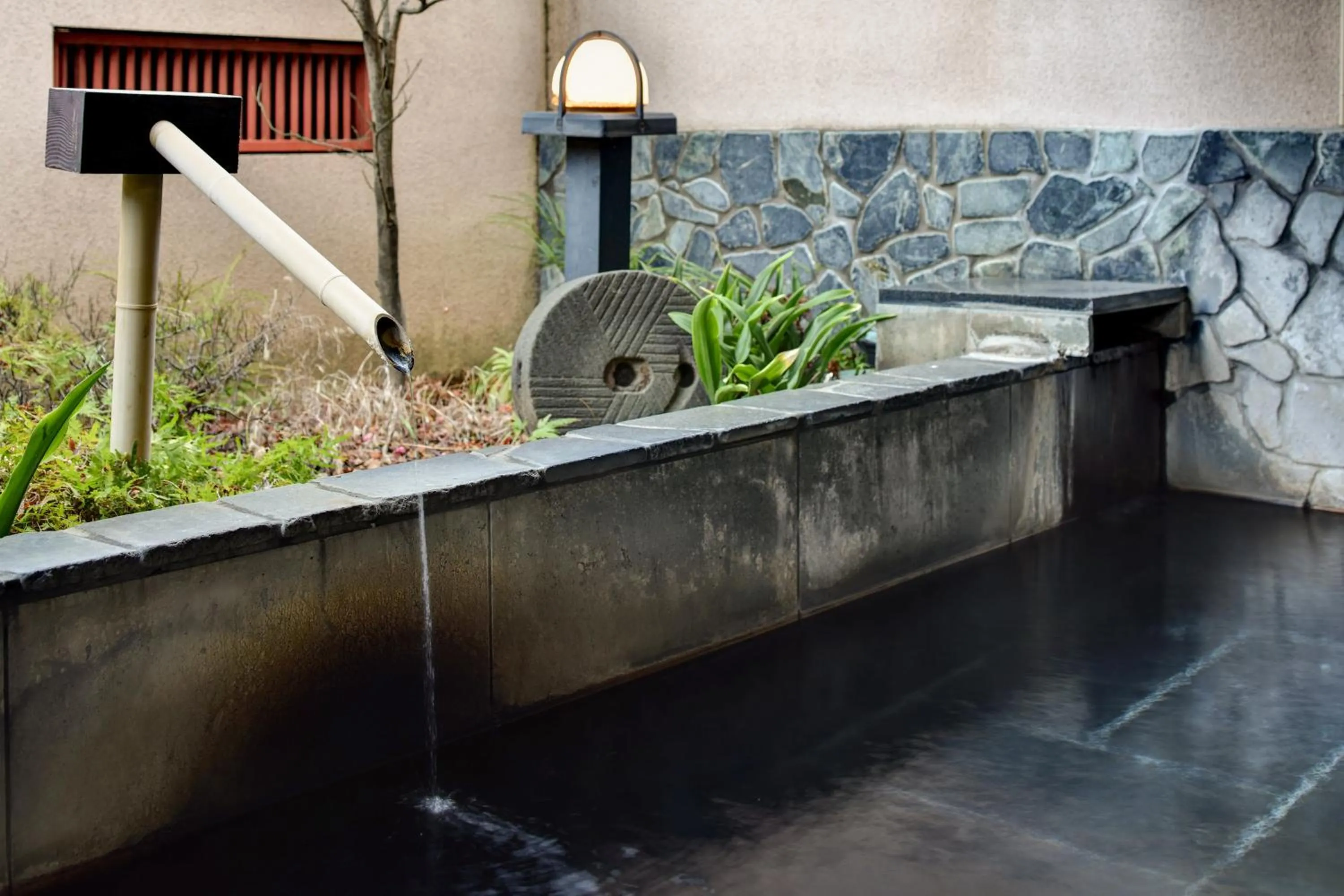 Hot Spring Bath in Rakusuien