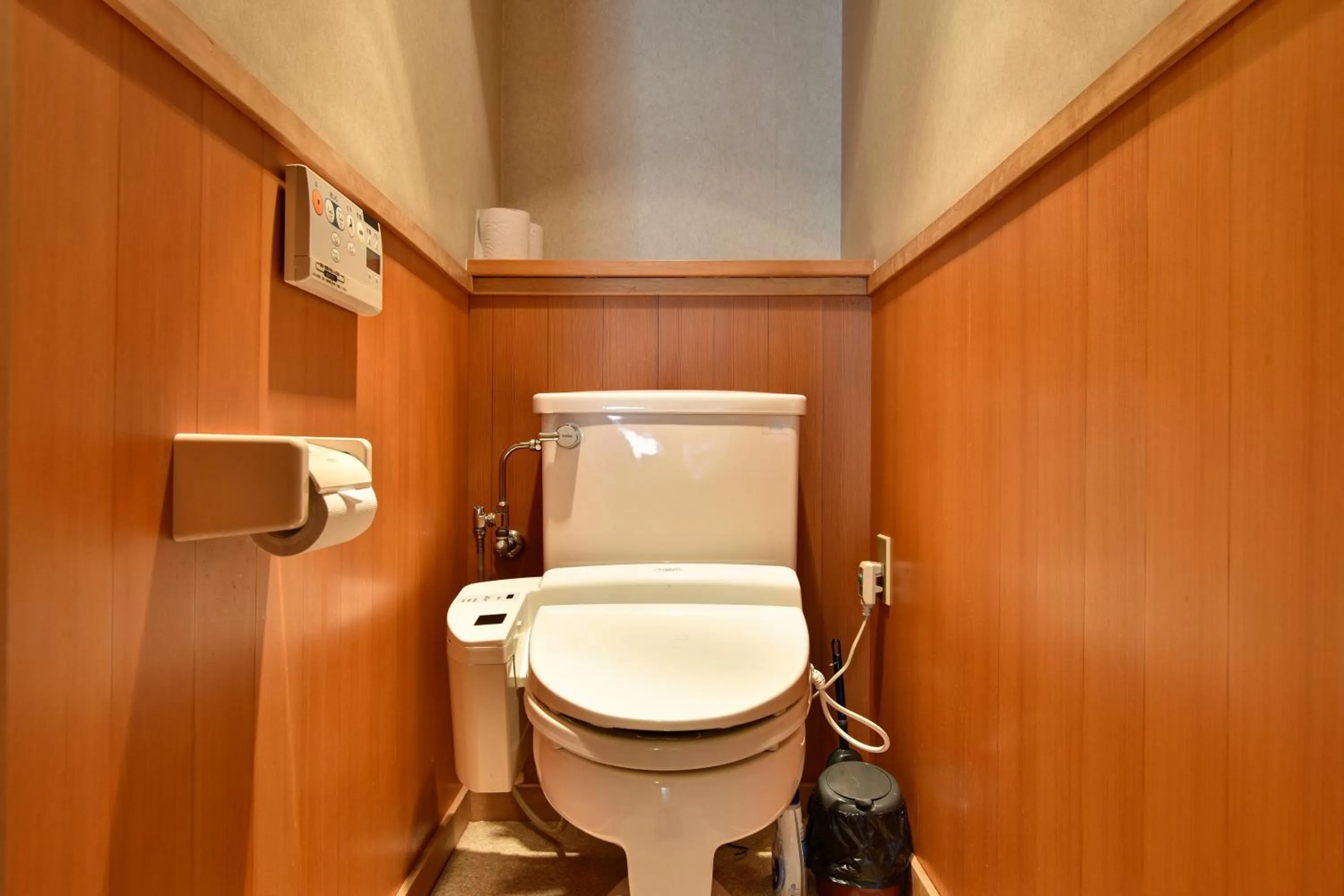 Toilet in Rakusuien