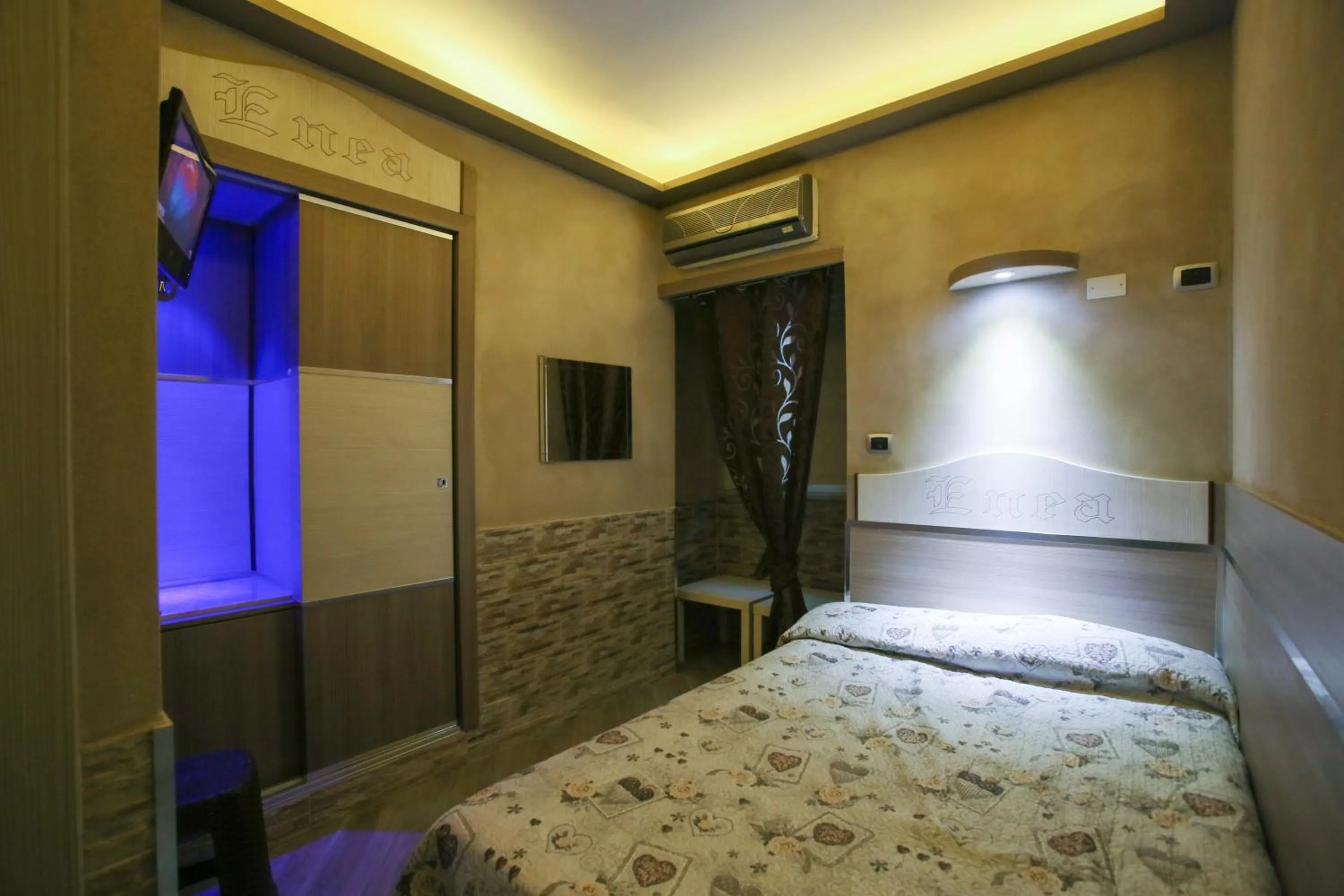 Bed in Pensione Enea