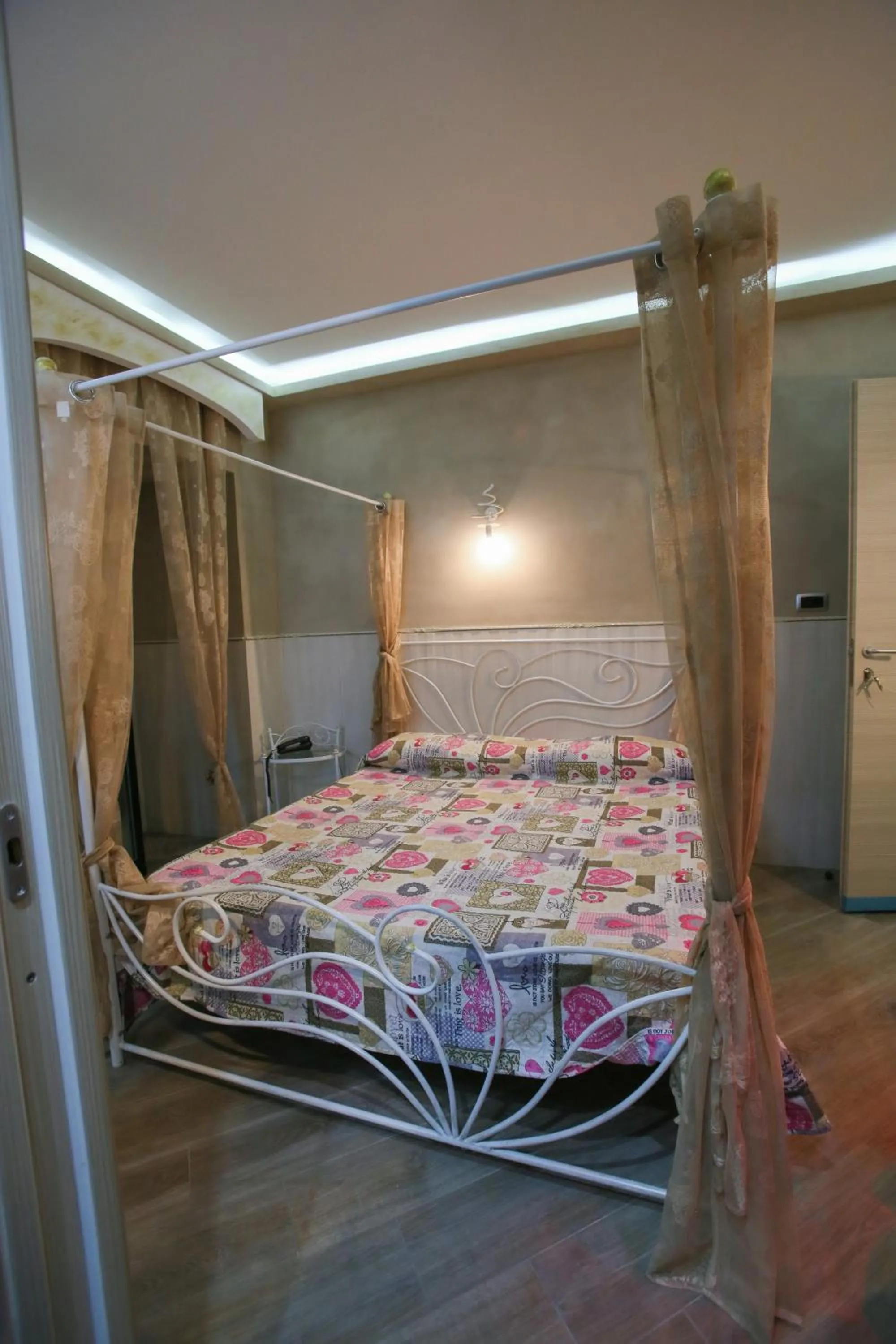 Bed in Pensione Enea