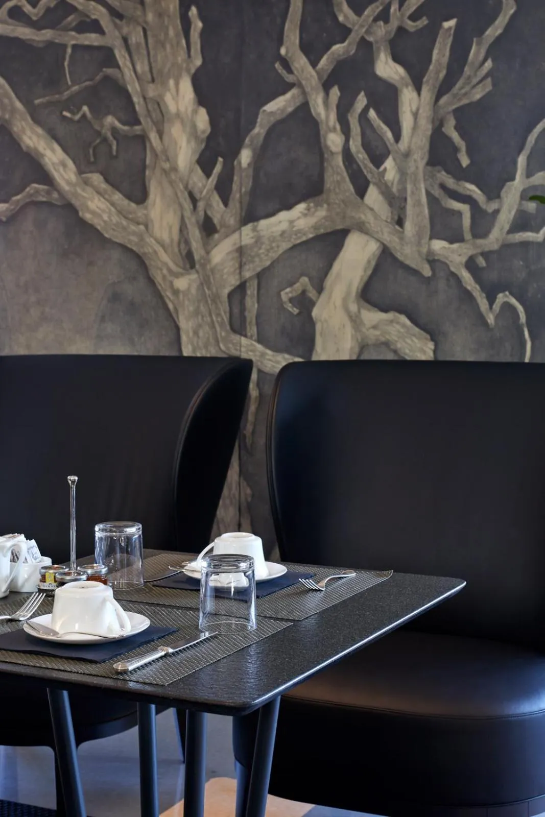 Communal lounge/ TV room in Delparco Hotel