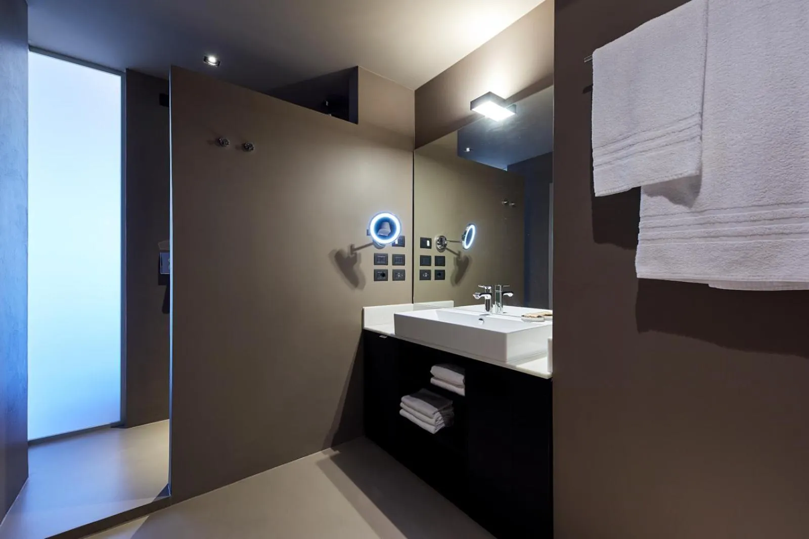 Bathroom in Delparco Hotel