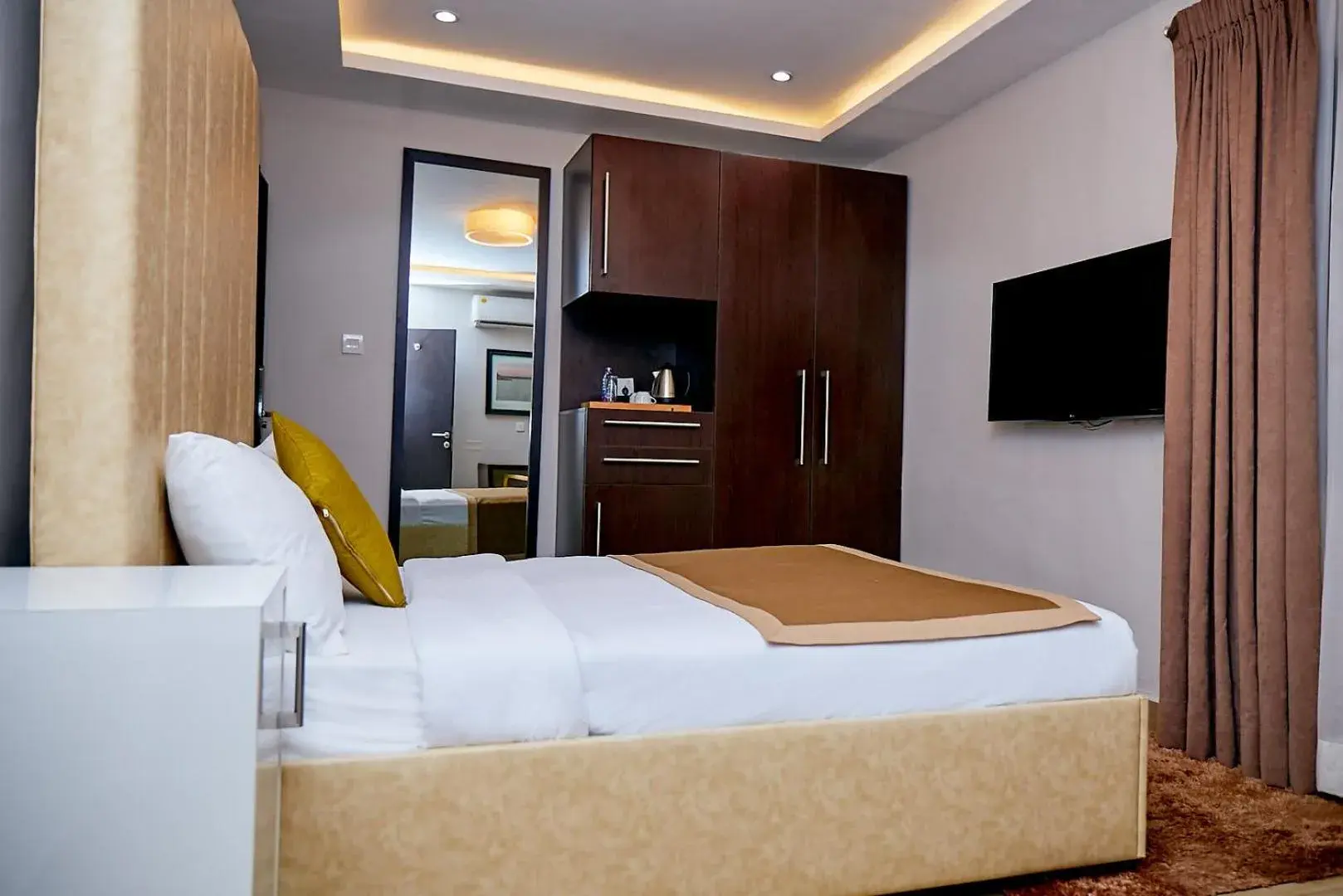 Standard Queen Room in The Cabin Hotel Standard Queen Room in The Cabin Hotel