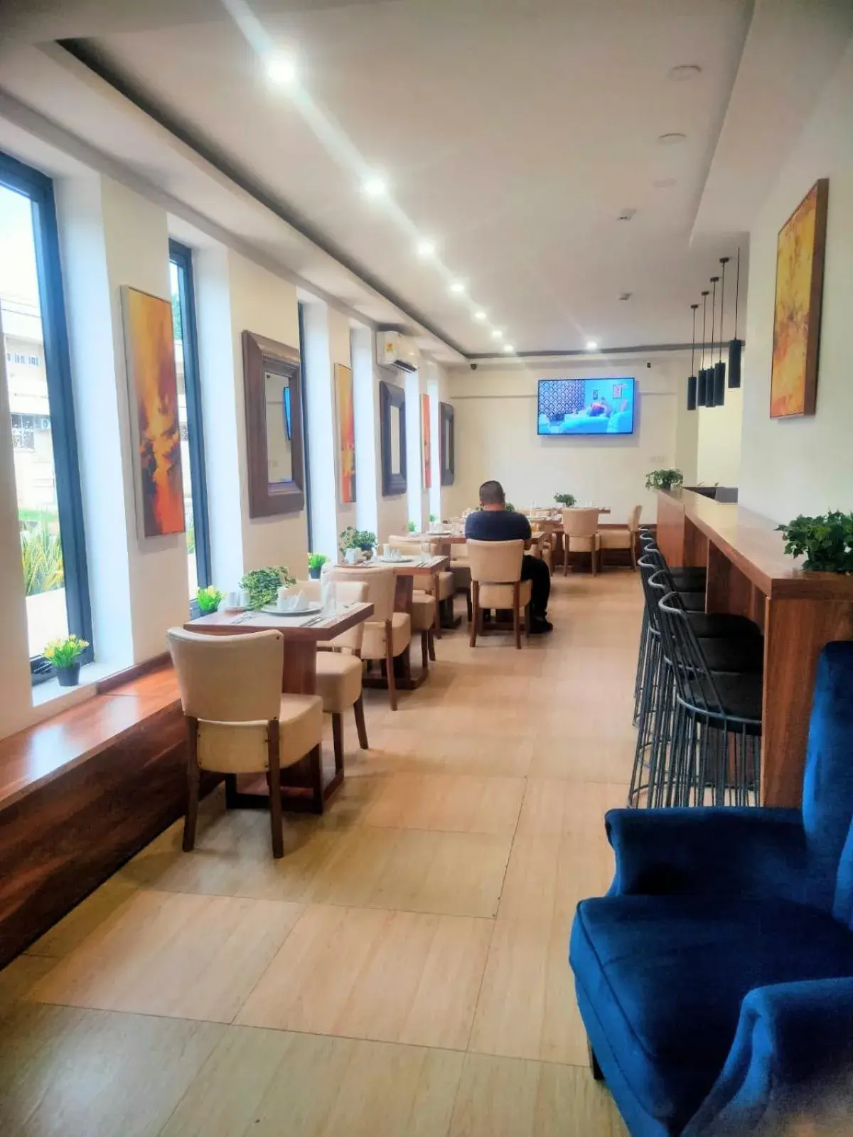 Restaurant/places to eat in The Cabin Hotel Restaurant/places to eat in The Cabin Hotel