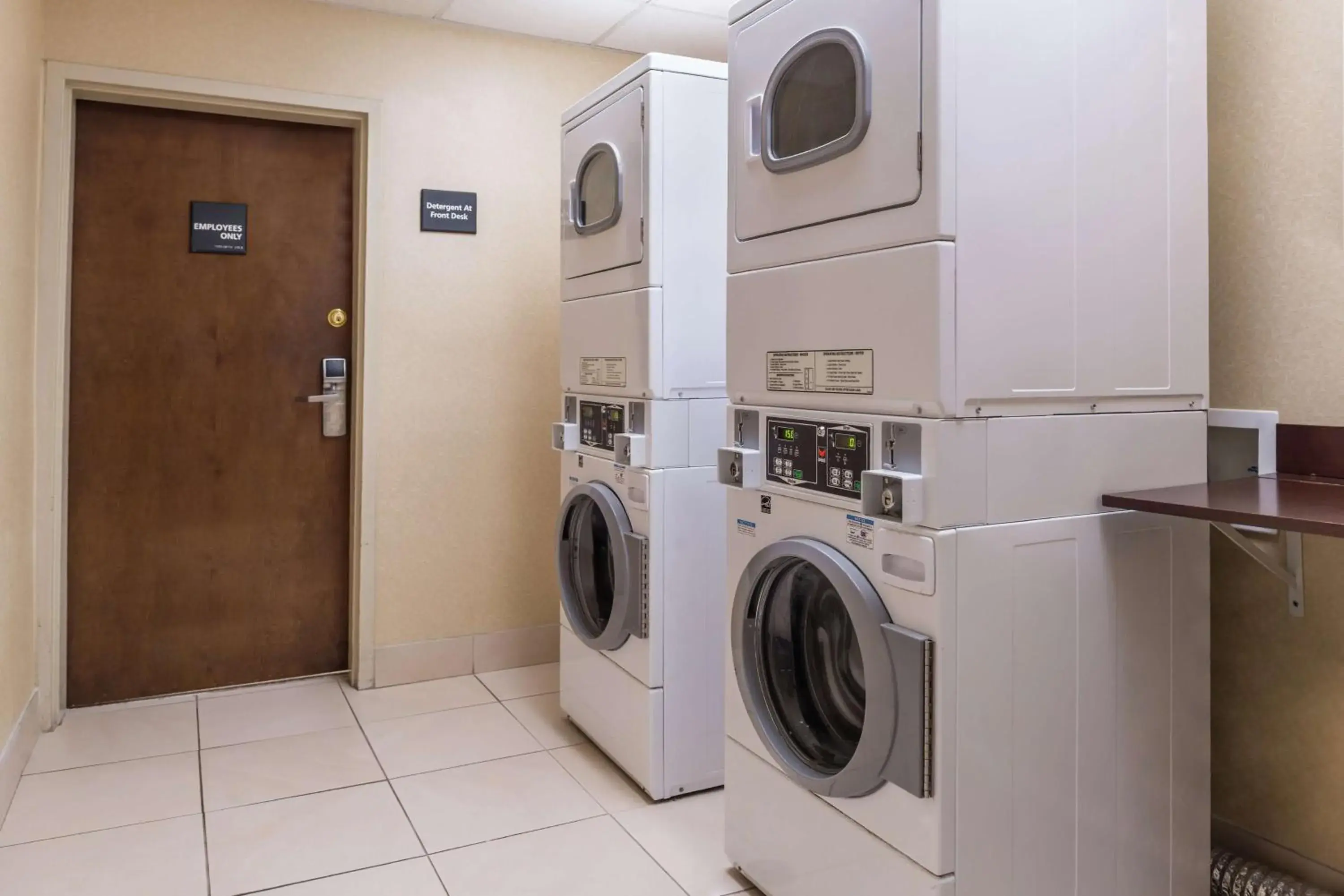 Property building in Hampton Inn Columbia Northeast-Fort Jackson Area Property building in Hampton Inn Columbia Northeast-Fort Jackson Area