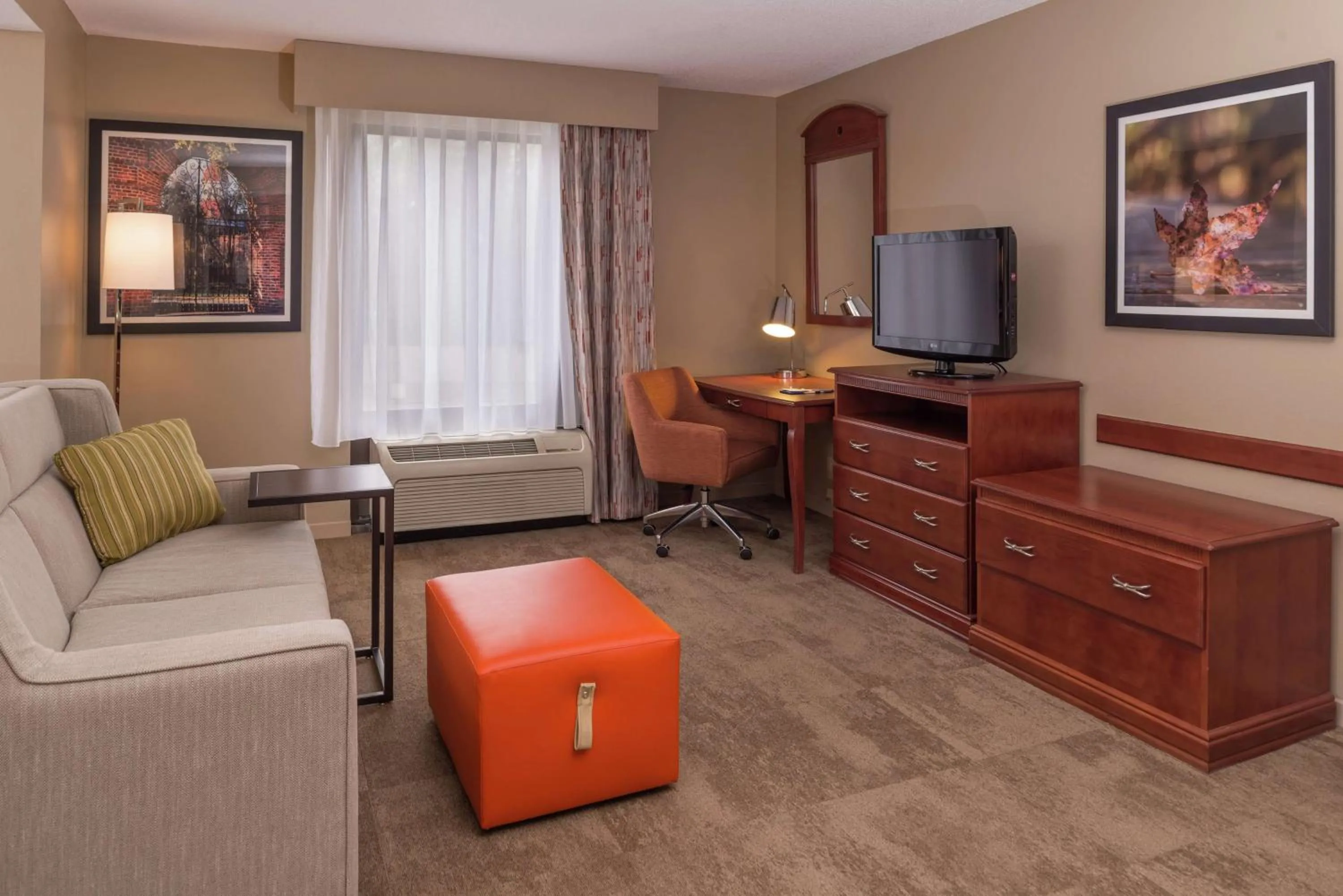 Bedroom in Hampton Inn Columbia Northeast-Fort Jackson Area
