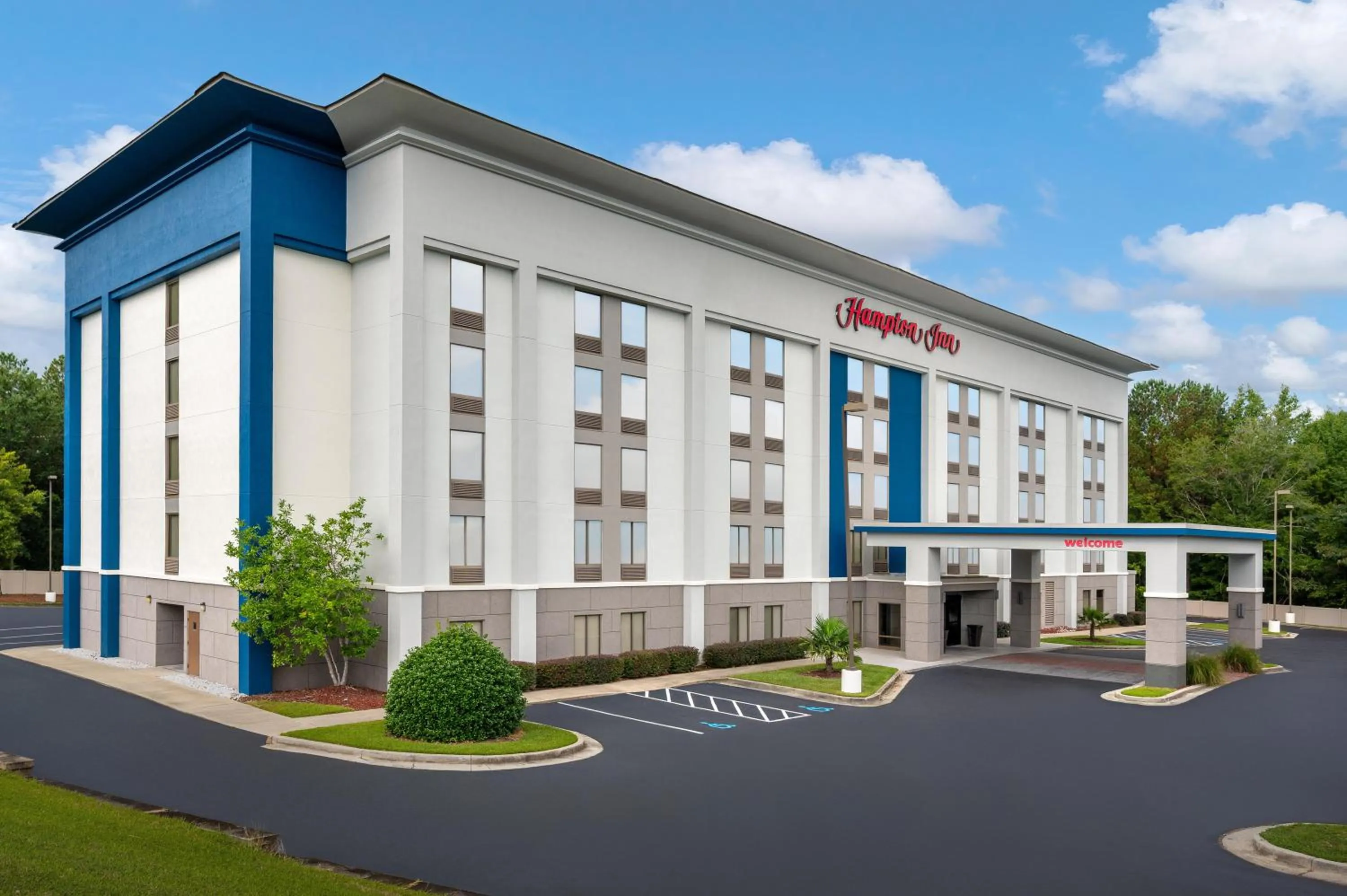 Property building in Hampton Inn Columbia Northeast-Fort Jackson Area