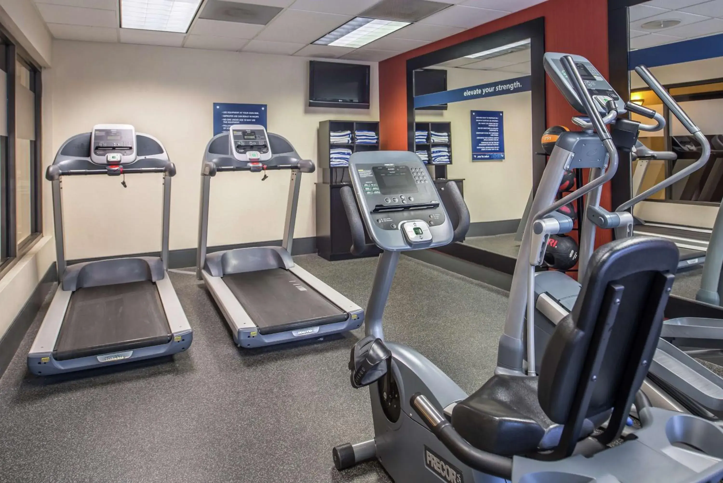 Fitness centre/facilities in Hampton Inn Columbia Northeast-Fort Jackson Area Fitness centre/facilities in Hampton Inn Columbia Northeast-Fort Jackson Area