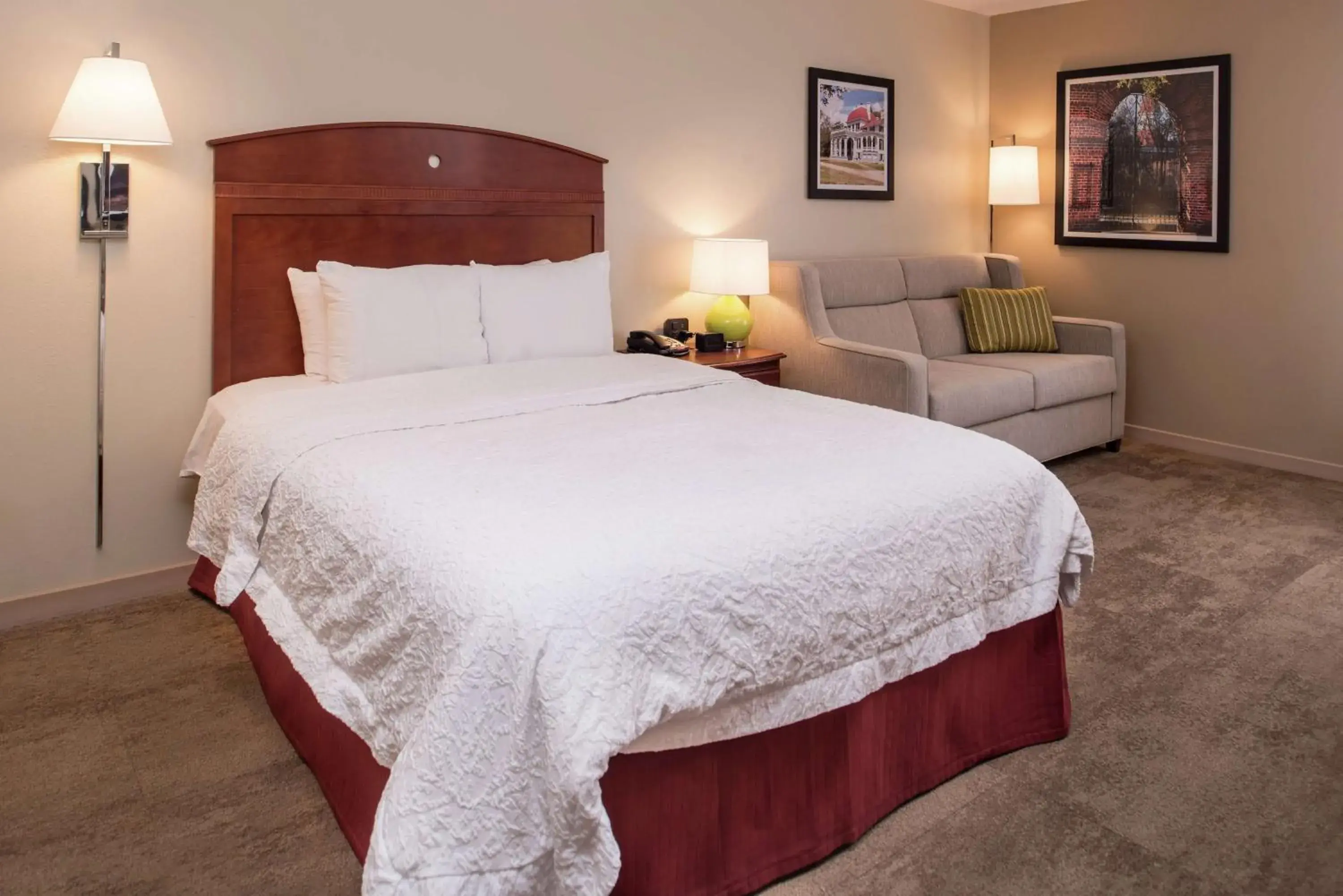 Room with One Full Bed and Bath Tub - Mobility Accessible in Hampton Inn Columbia Northeast-Fort Jackson Area Room with One Full Bed and Bath Tub - Mobility Accessible in Hampton Inn Columbia Northeast-Fort Jackson Area