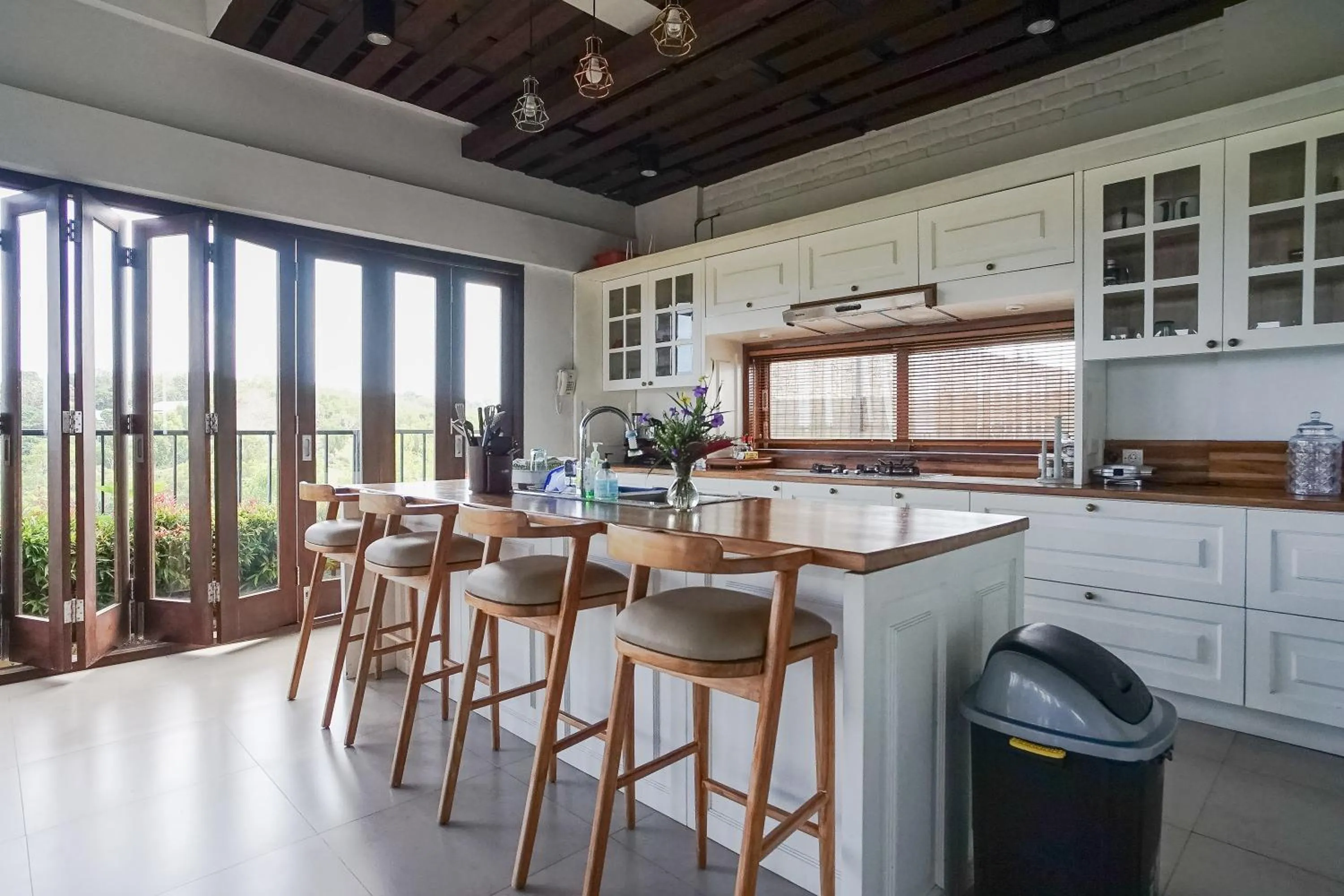 Kitchen or kitchenette in The Ocean Views Luxury Villas & Apartment