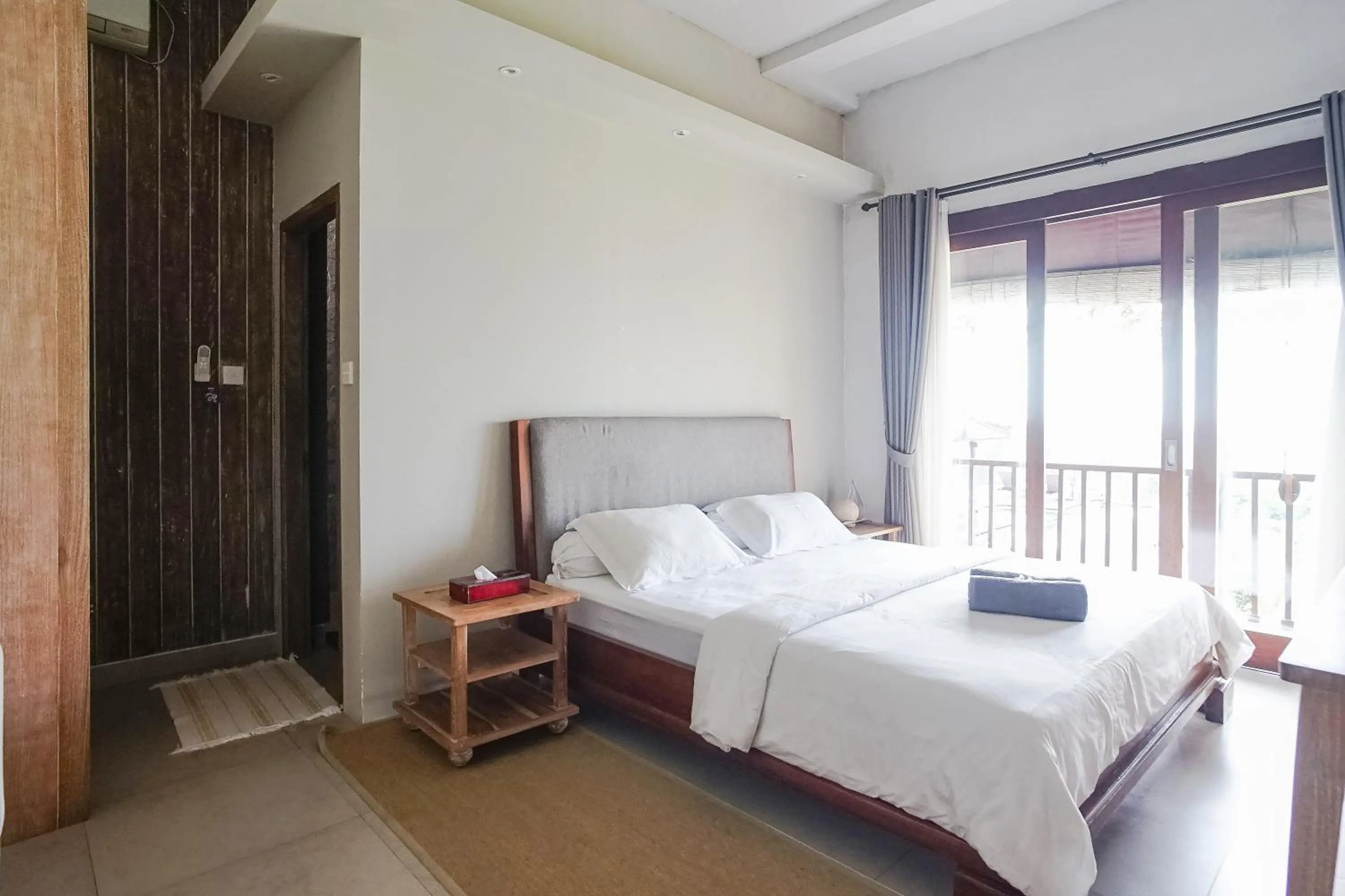 Bed in The Ocean Views Luxury Villas & Apartment