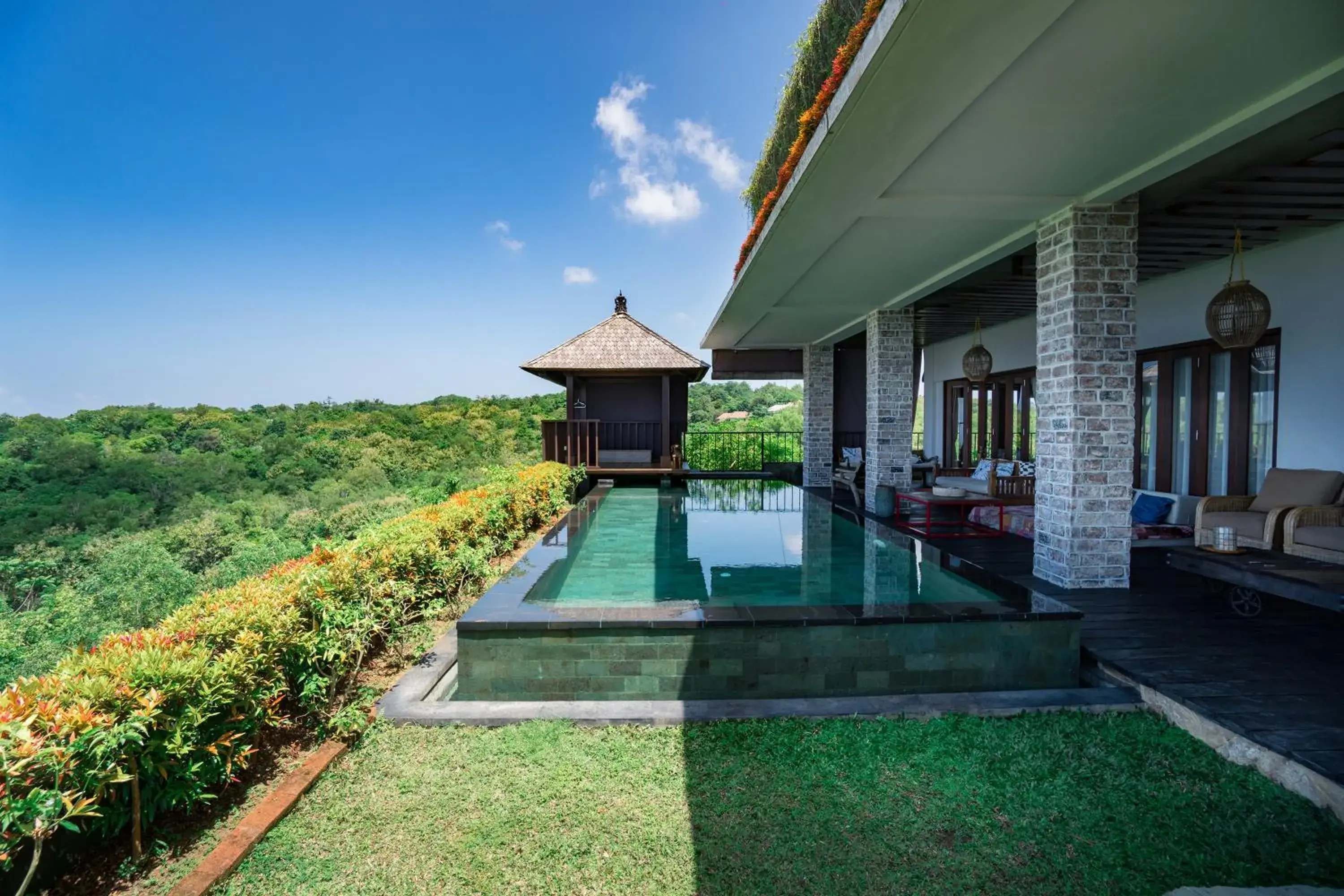 Pool view in The Ocean Views Luxury Villas & Apartment Pool view in The Ocean Views Luxury Villas & Apartment