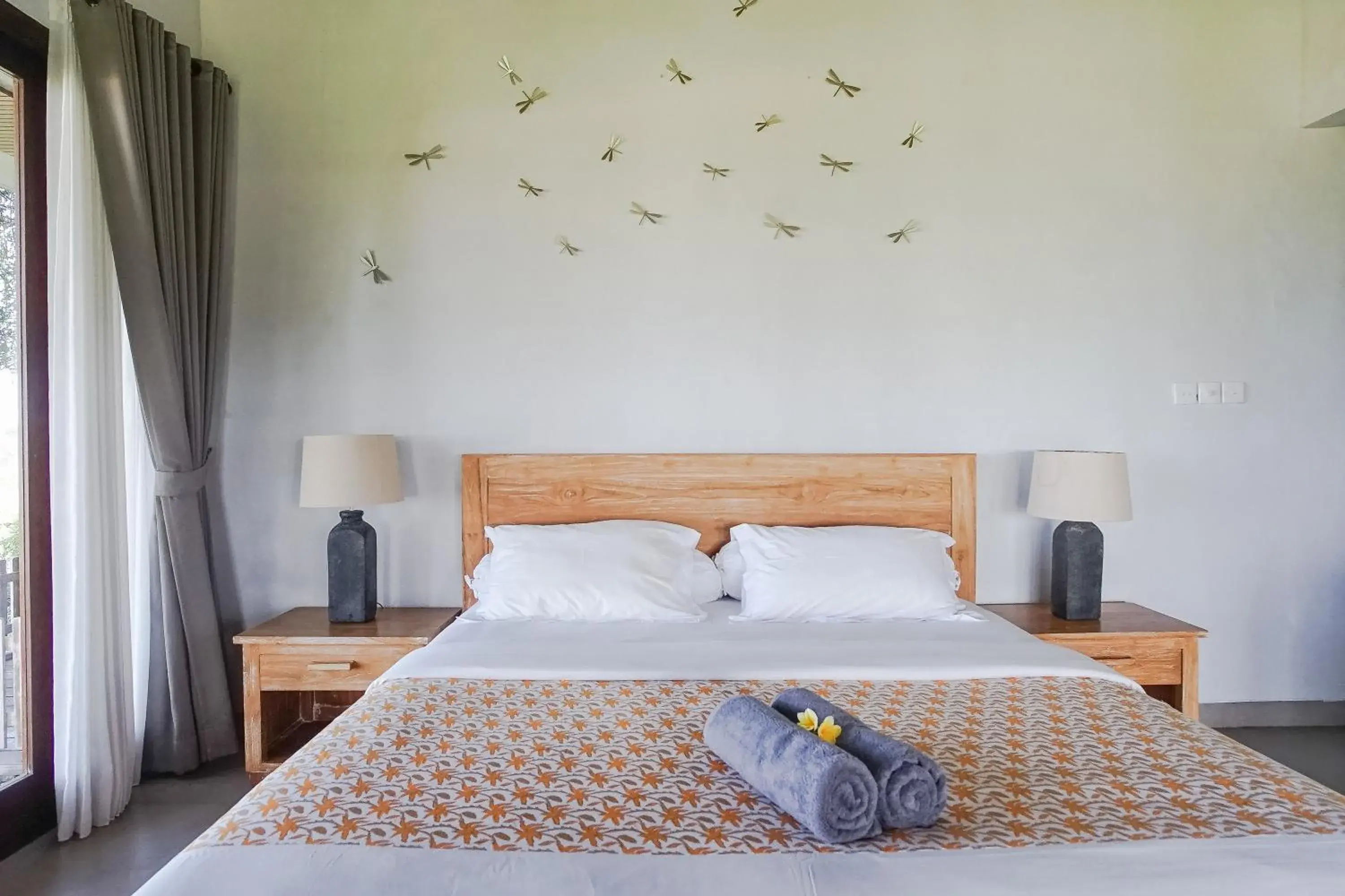 Bed in The Ocean Views Luxury Villas & Apartment Bed in The Ocean Views Luxury Villas & Apartment