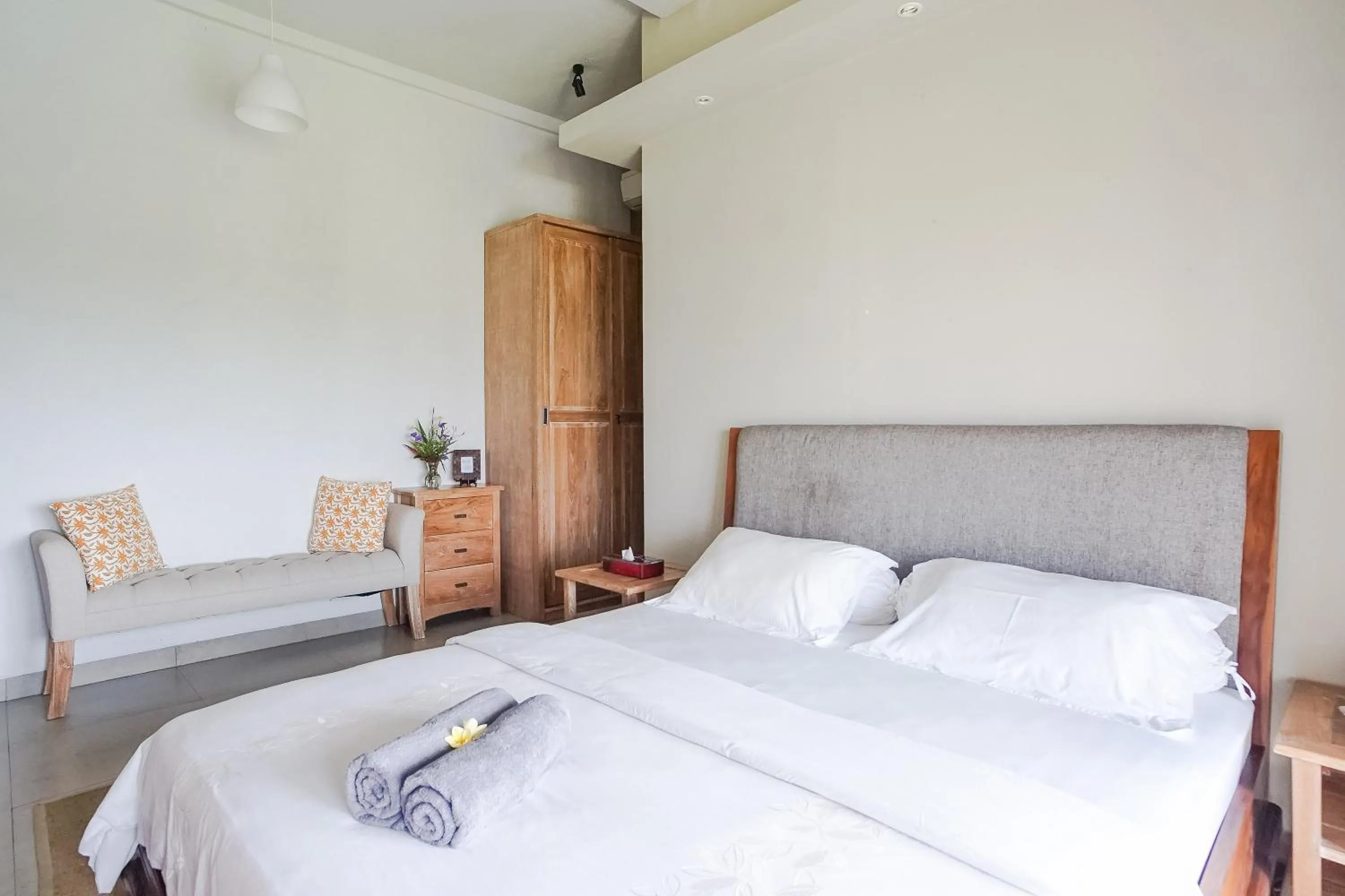 Bed in The Ocean Views Luxury Villas & Apartment