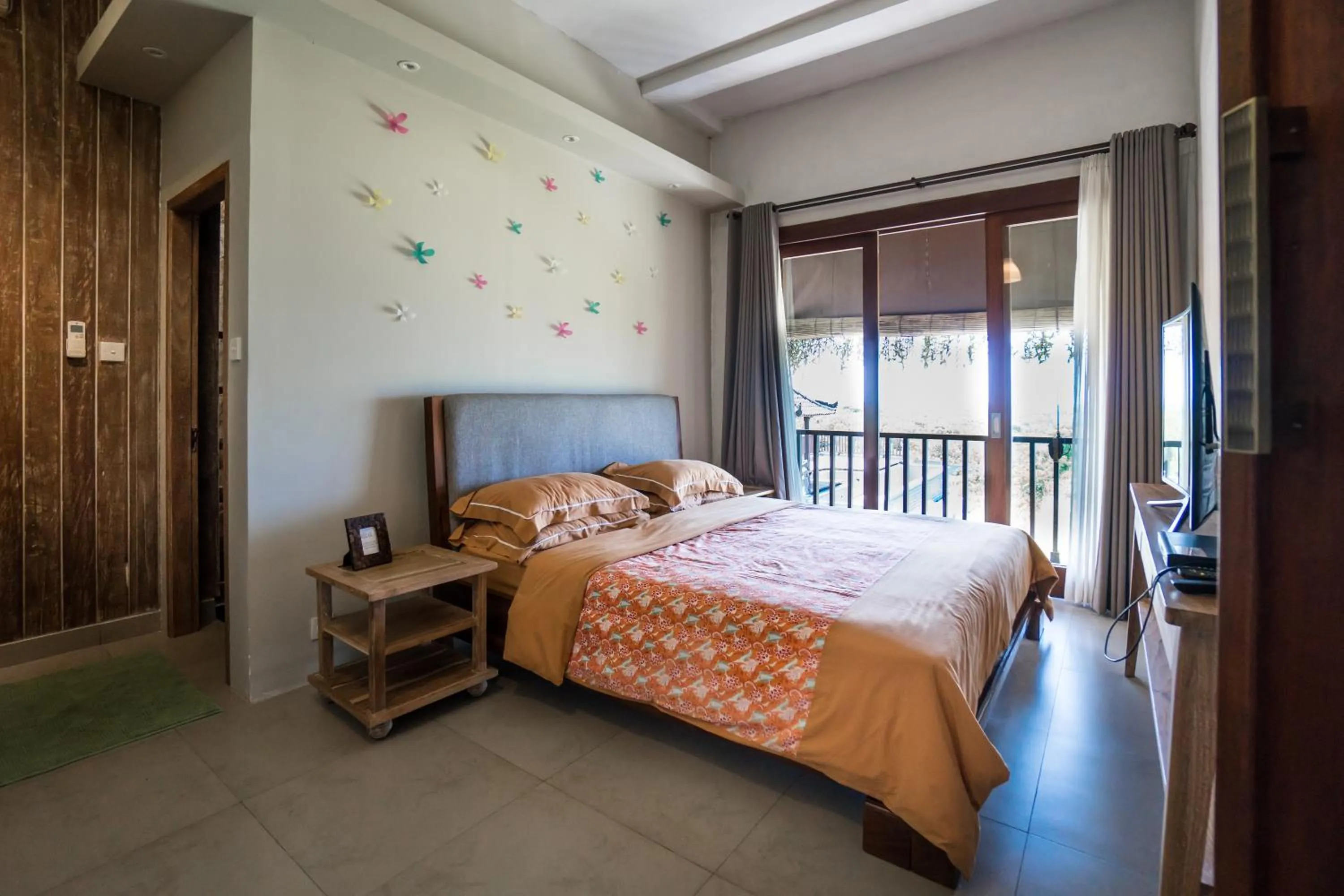 Bed in The Ocean Views Luxury Villas & Apartment