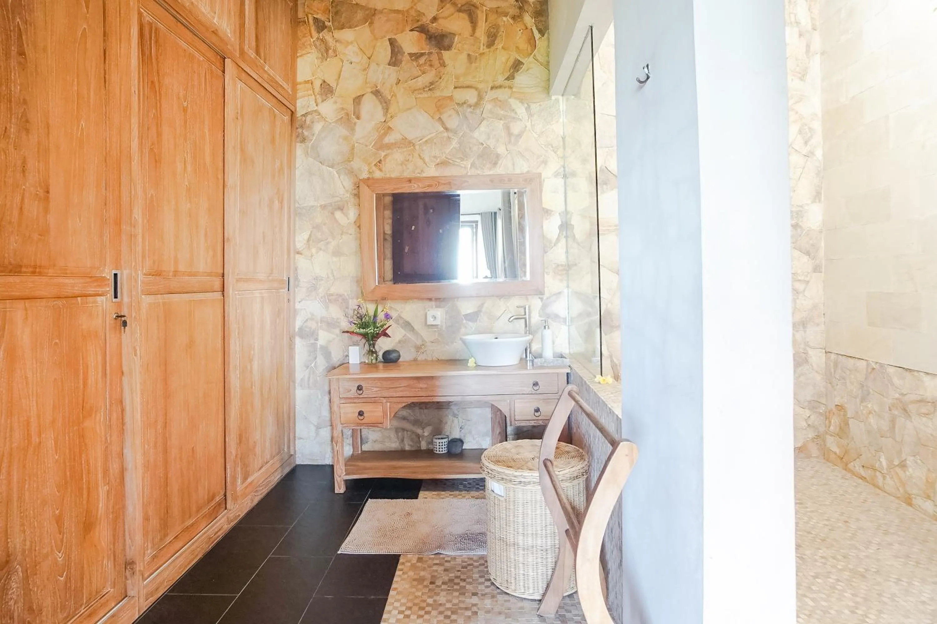 Bathroom in The Ocean Views Luxury Villas & Apartment