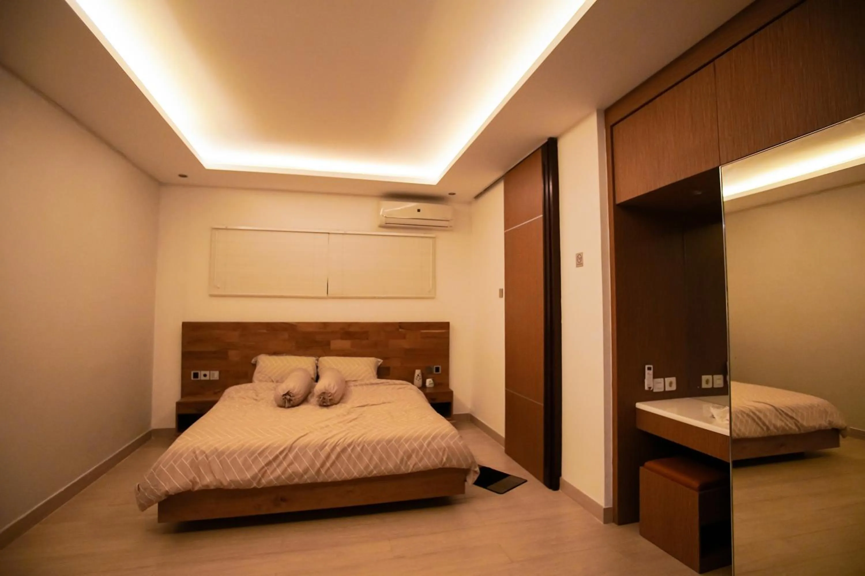 Bed in The Ocean Views Luxury Villas & Apartment