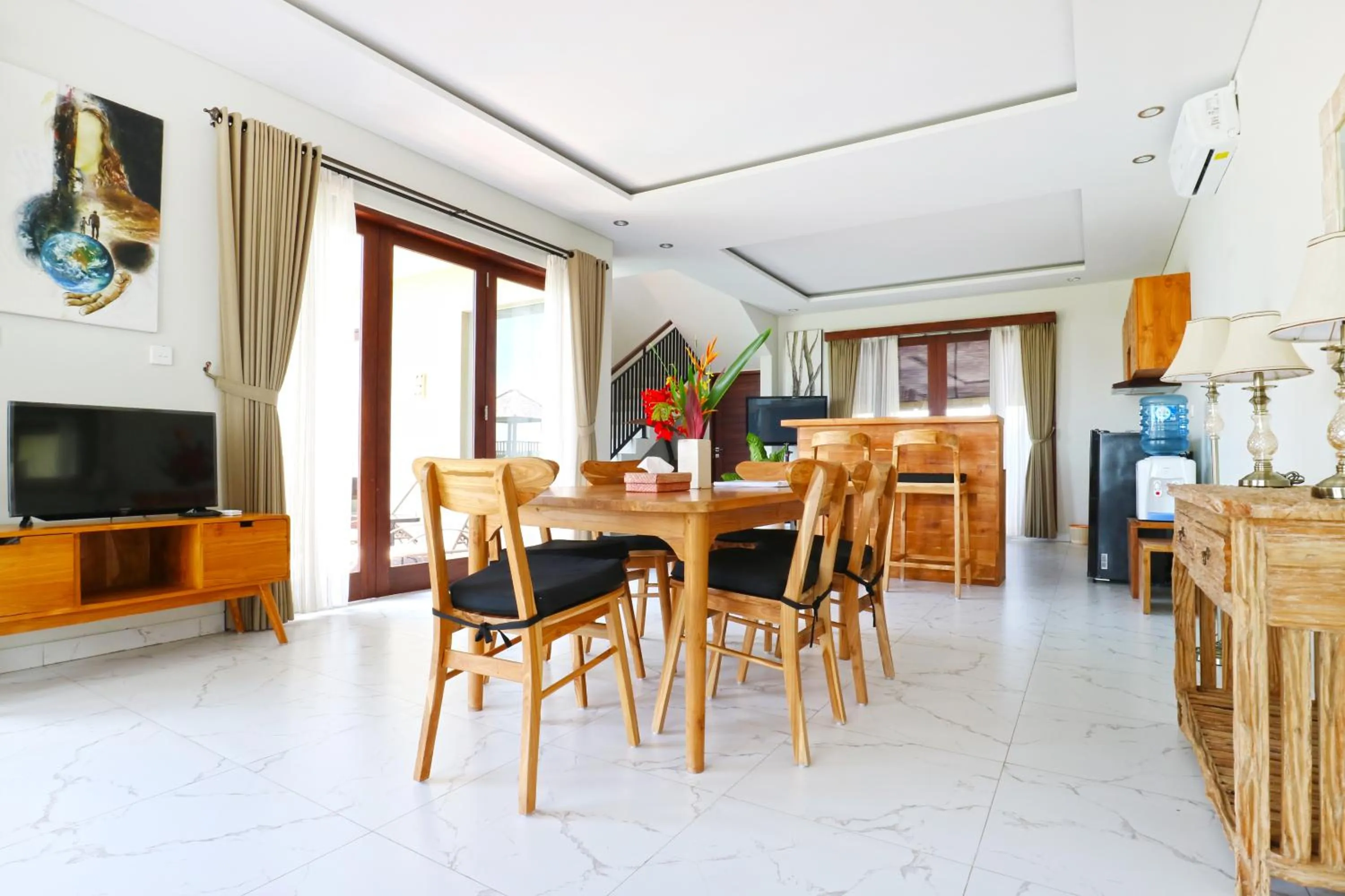 Dining area in The Ocean Views Luxury Villas & Apartment