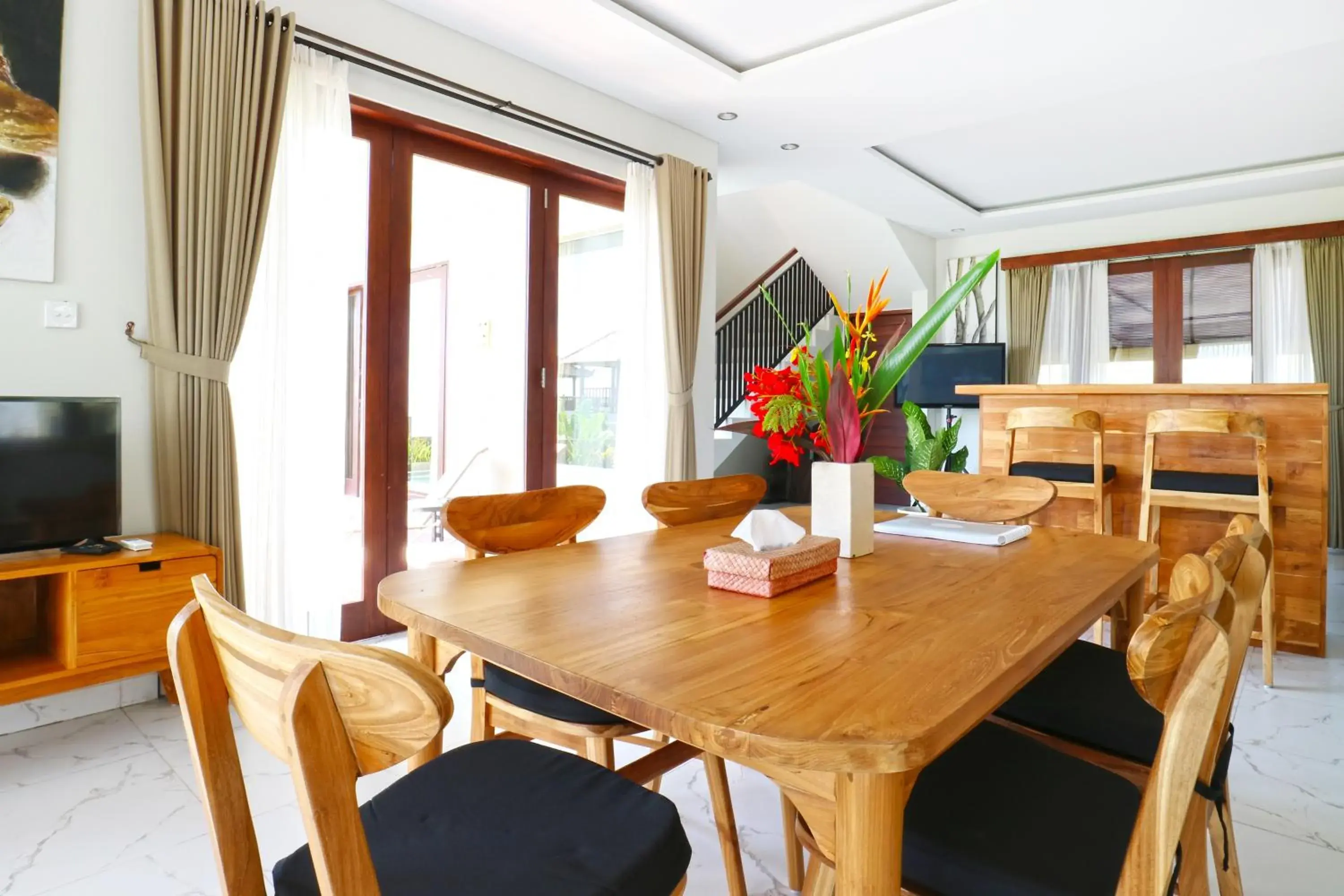 Dining area in The Ocean Views Luxury Villas & Apartment Dining area in The Ocean Views Luxury Villas & Apartment